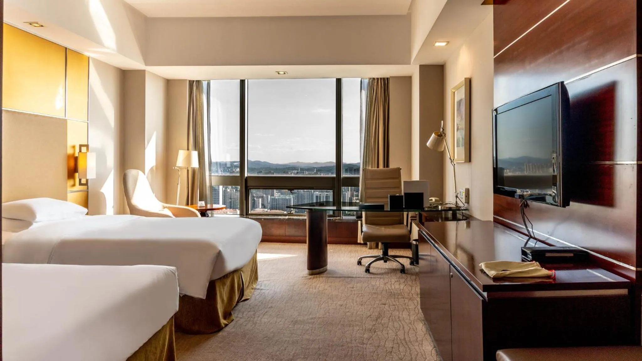 Photo of the whole room, Bed in Crowne Plaza Yantai Sea View by IHG