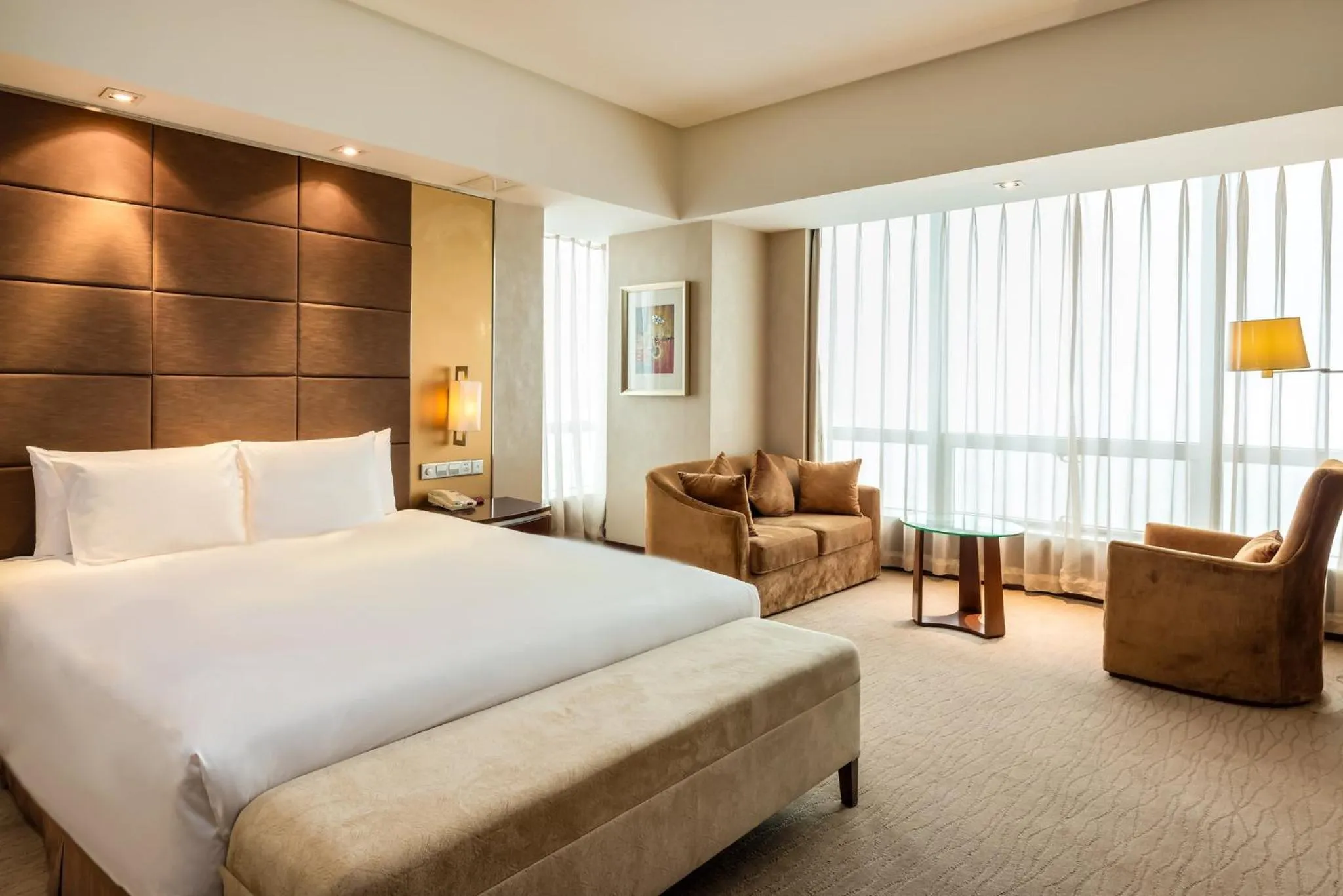 Photo of the whole room, Bed in Crowne Plaza Yantai Sea View by IHG