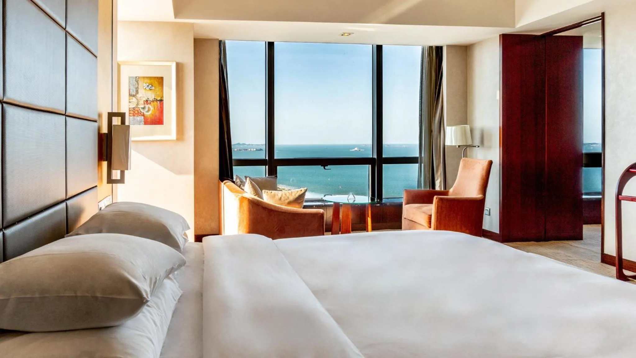 Photo of the whole room, Bed in Crowne Plaza Yantai Sea View by IHG