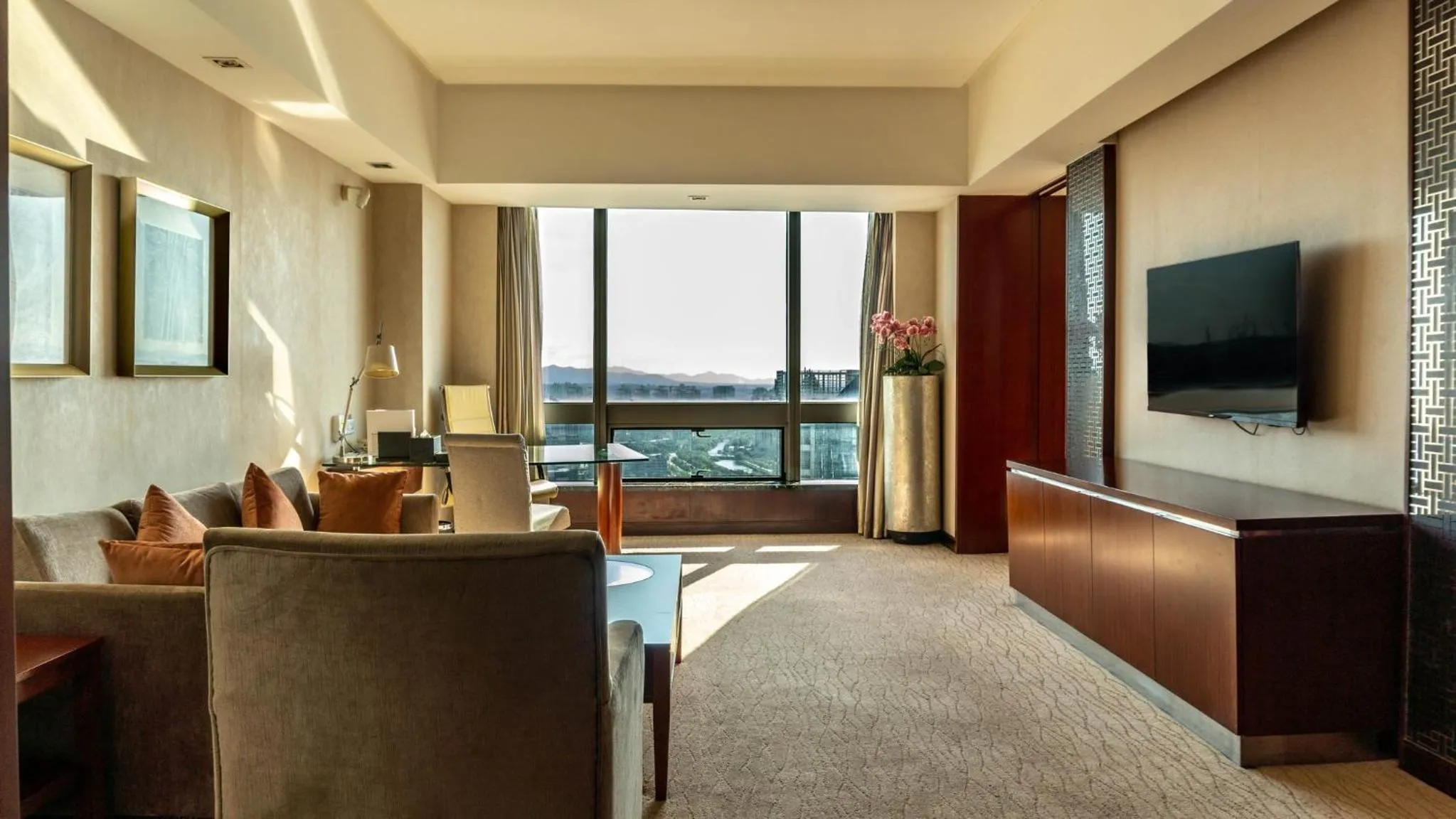 Photo of the whole room in Crowne Plaza Yantai Sea View by IHG