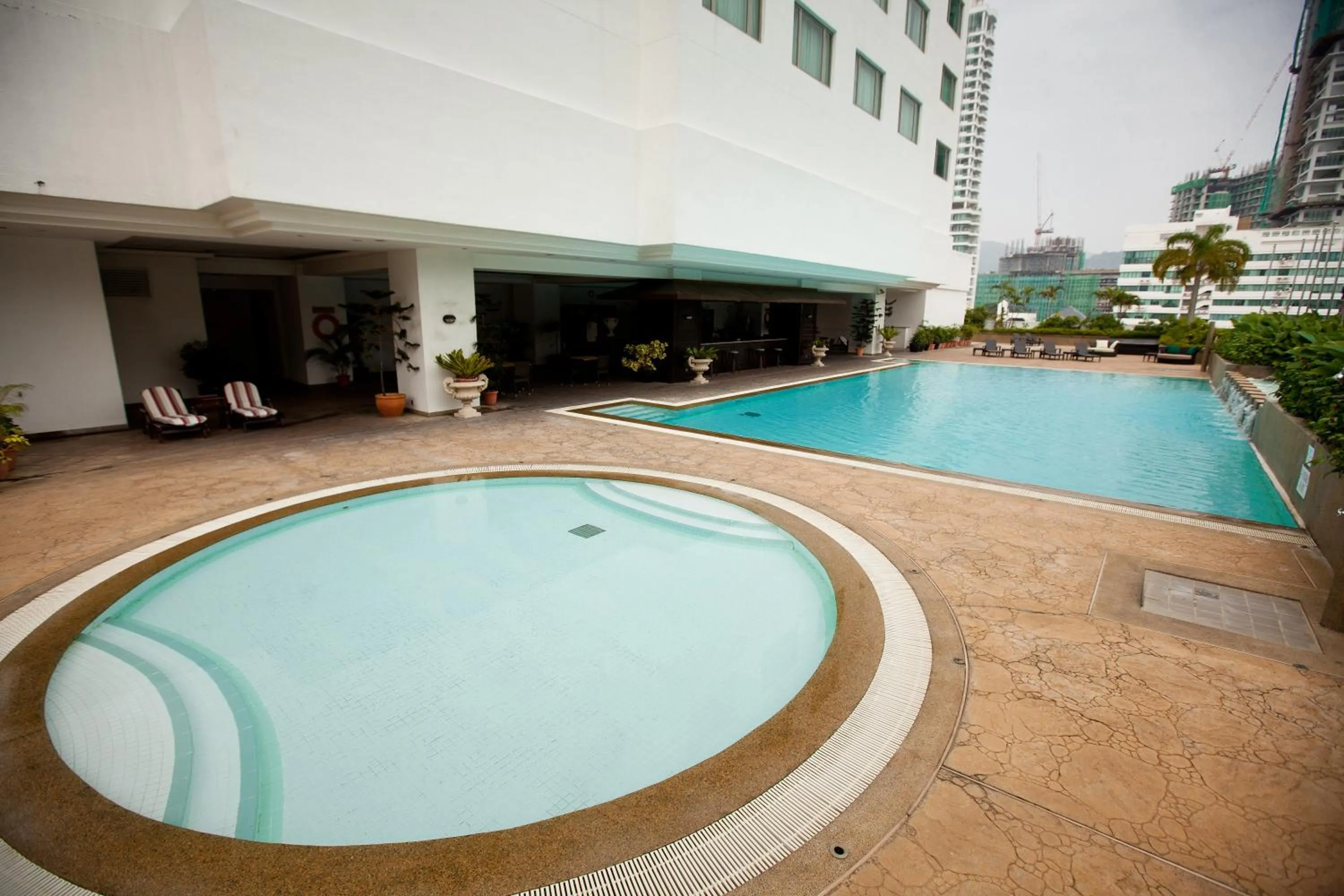 Swimming pool in Evergreen Laurel Hotel Penang