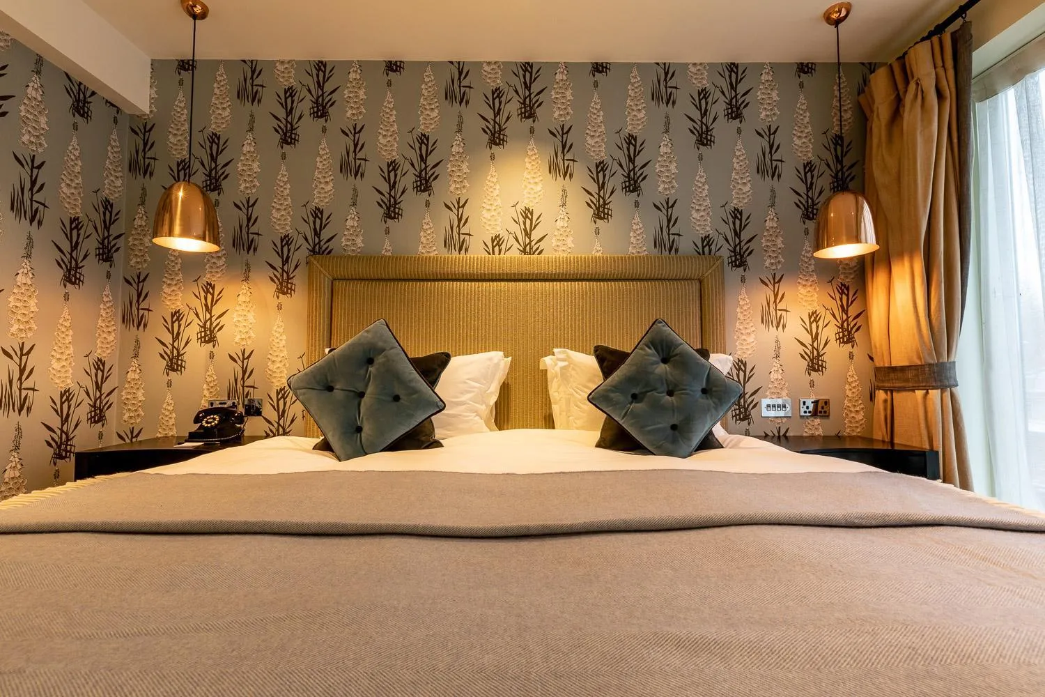 Bedroom, Bed in The Alma Hotel