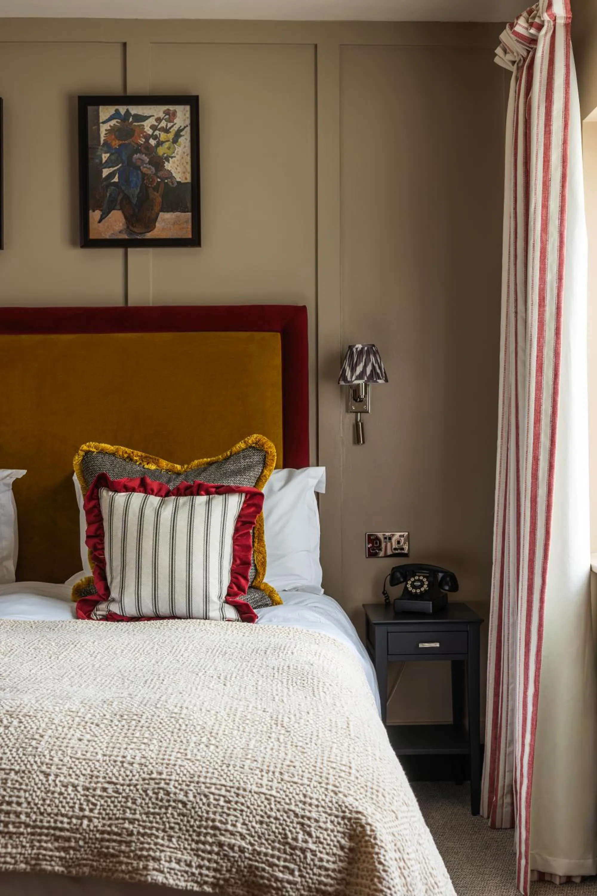 Bedroom, Bed in The Alma Hotel