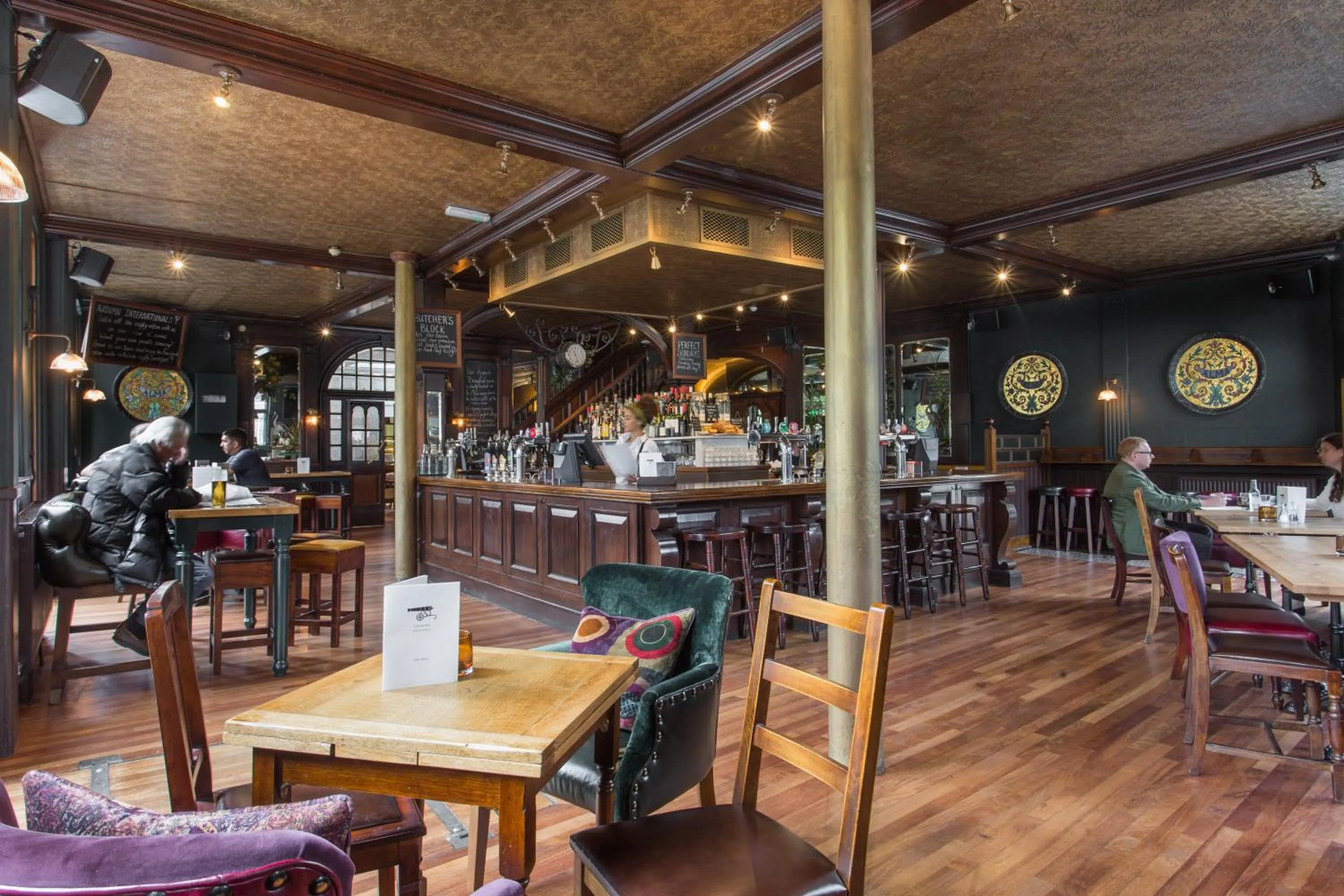 Restaurant/places to eat in The Alma Hotel