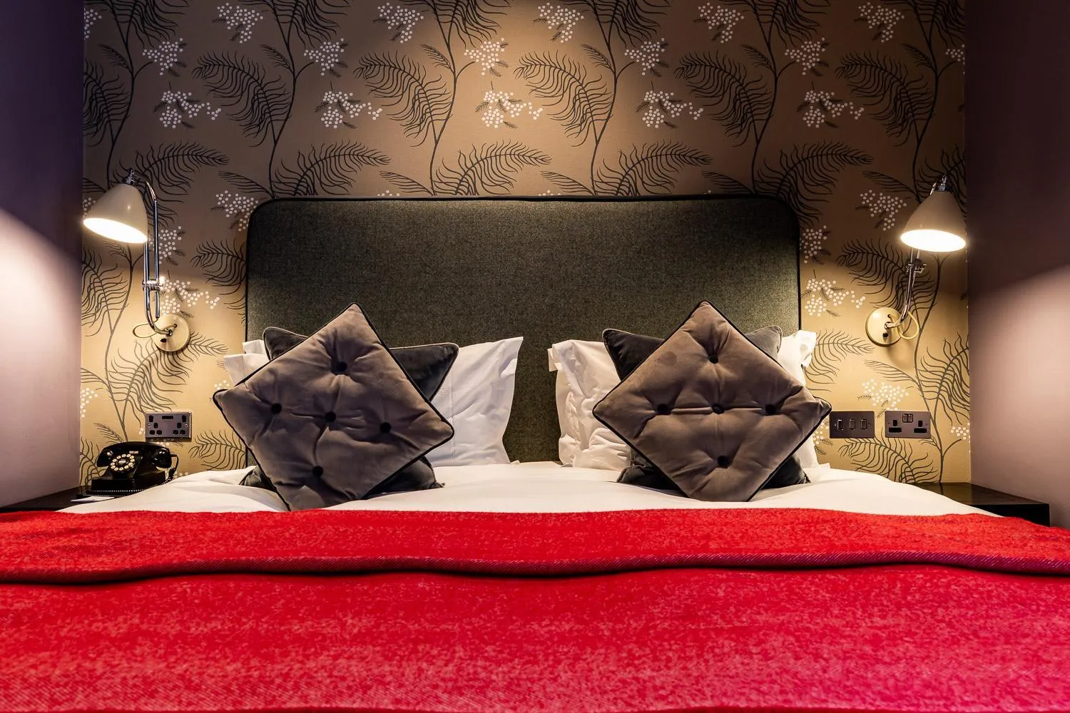 Bedroom, Bed in The Alma Hotel