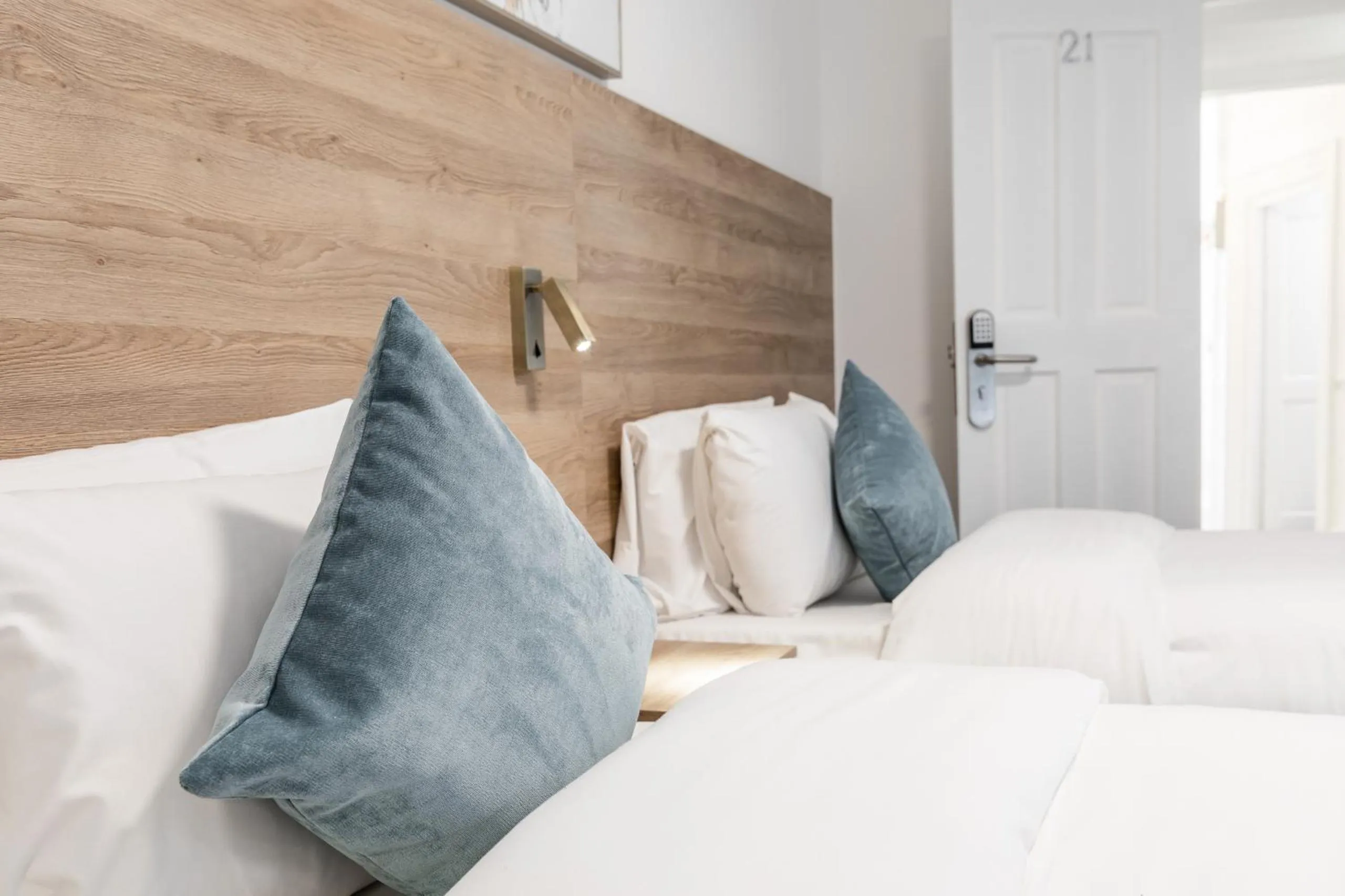 View (from property/room), Bed in The Chapter Hotels - Griffin House