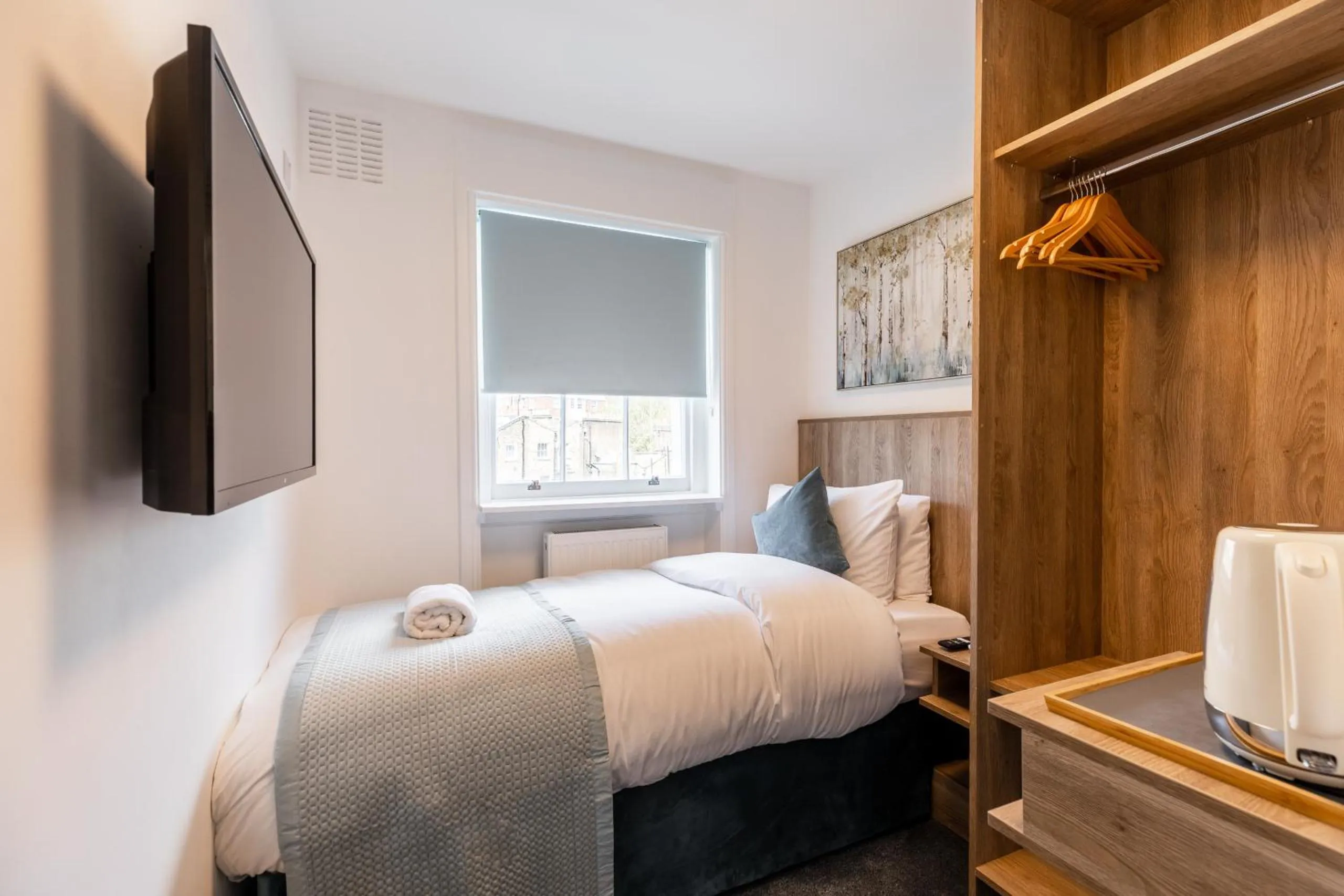 View (from property/room), Bed in The Chapter Hotels - Griffin House