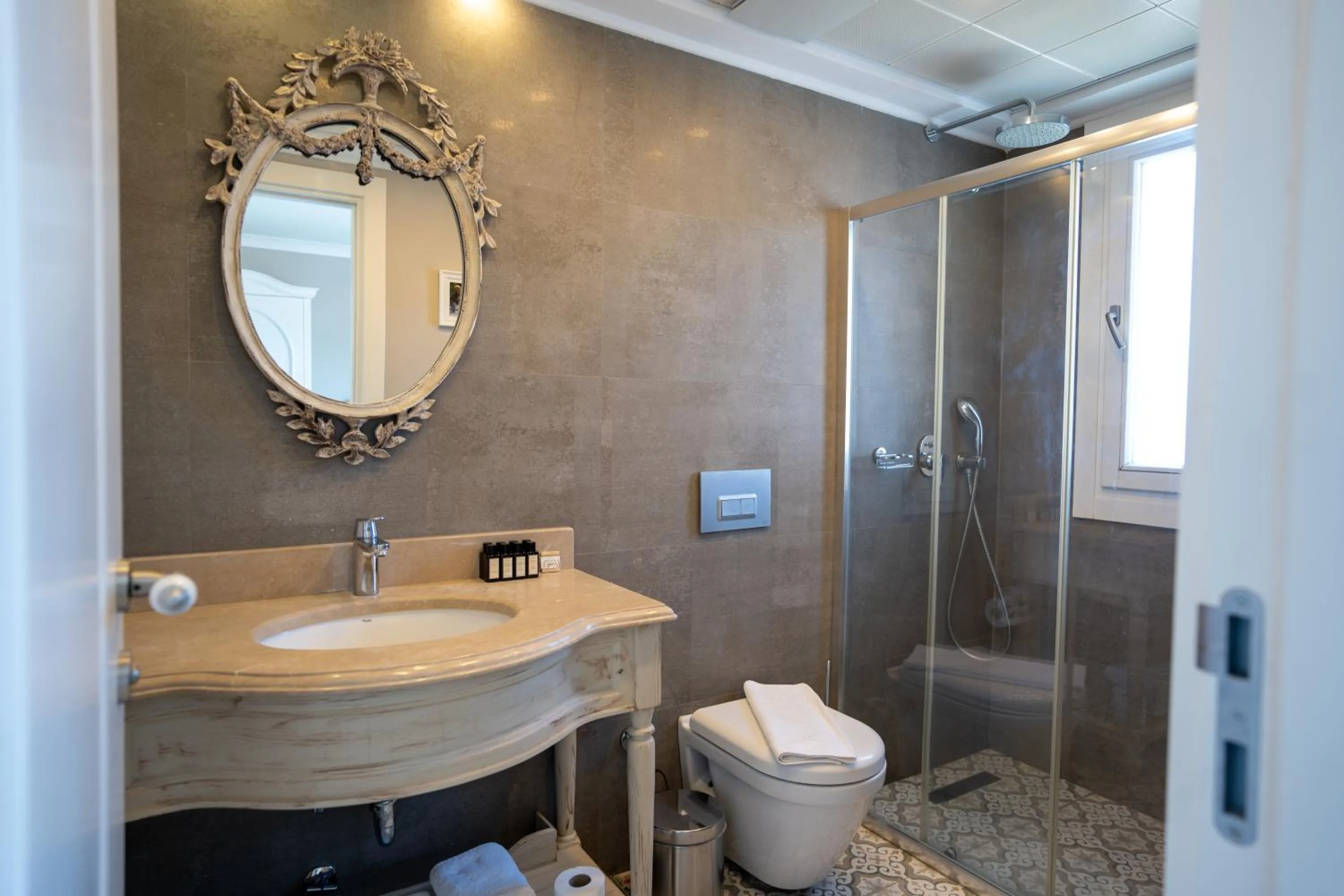 Shower in Eritrina Alacati