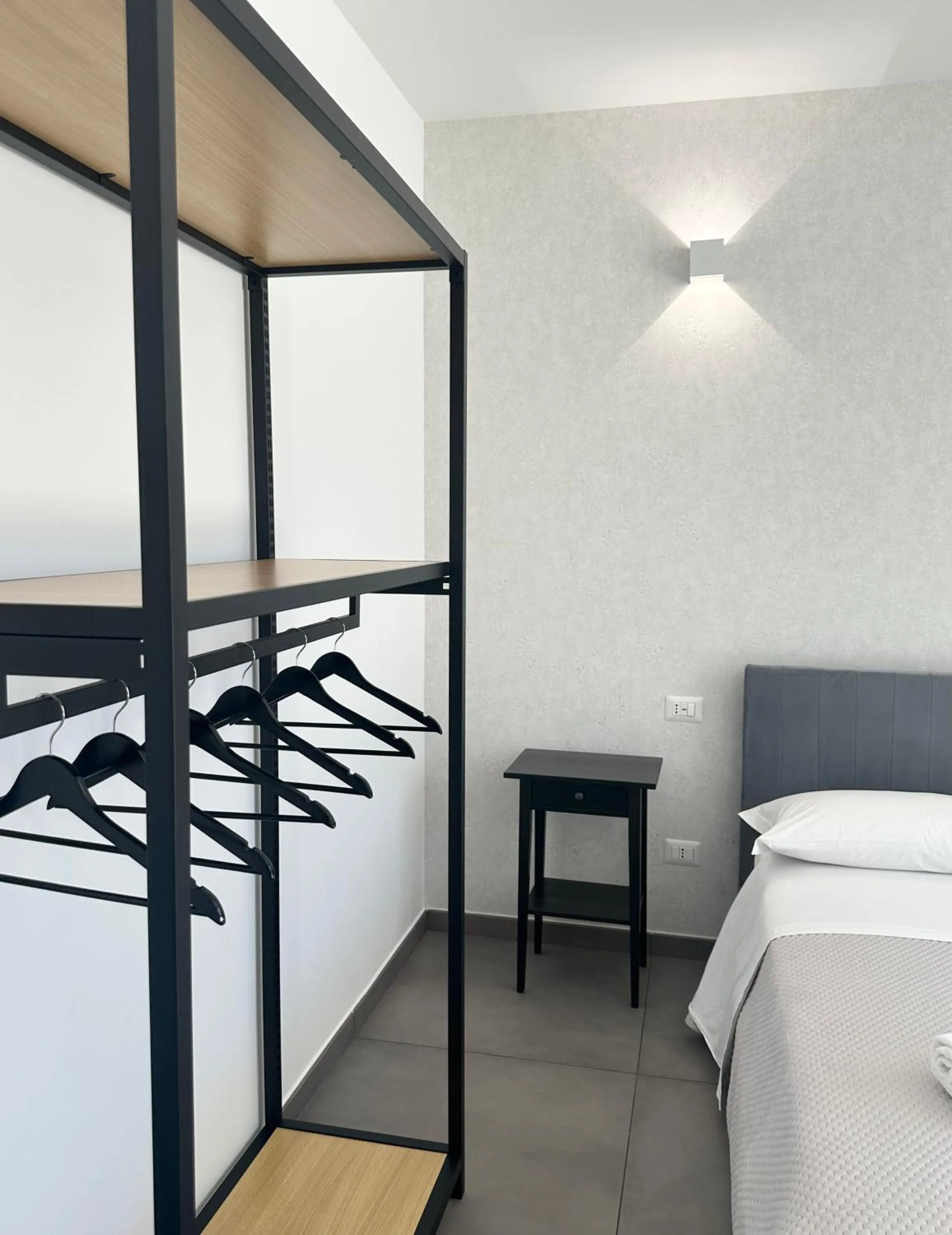 Photo of the whole room, Bed in Sun of Sicily