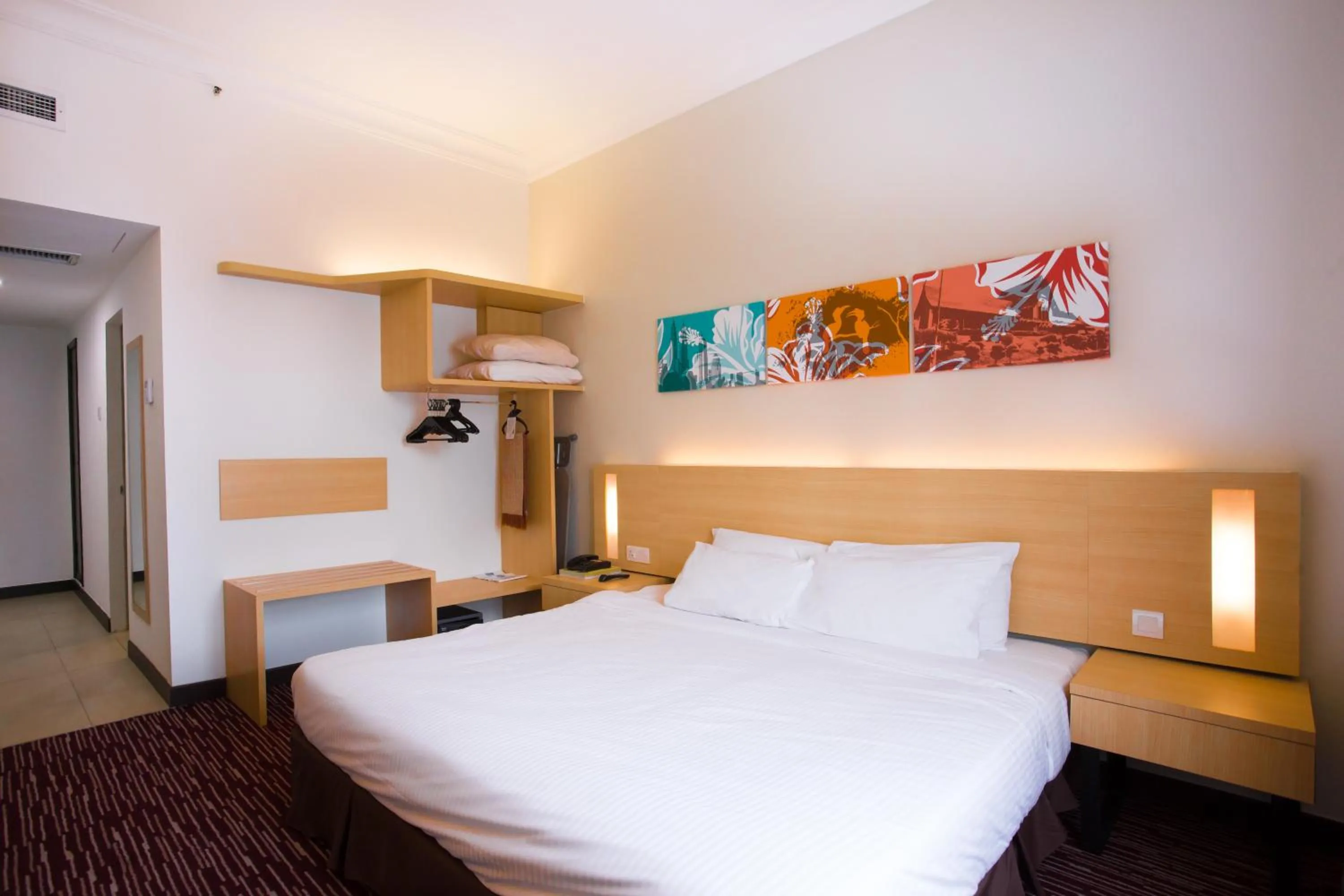 Bathroom, Bed in Prescott Hotel Kuala Lumpur Medan Tuanku