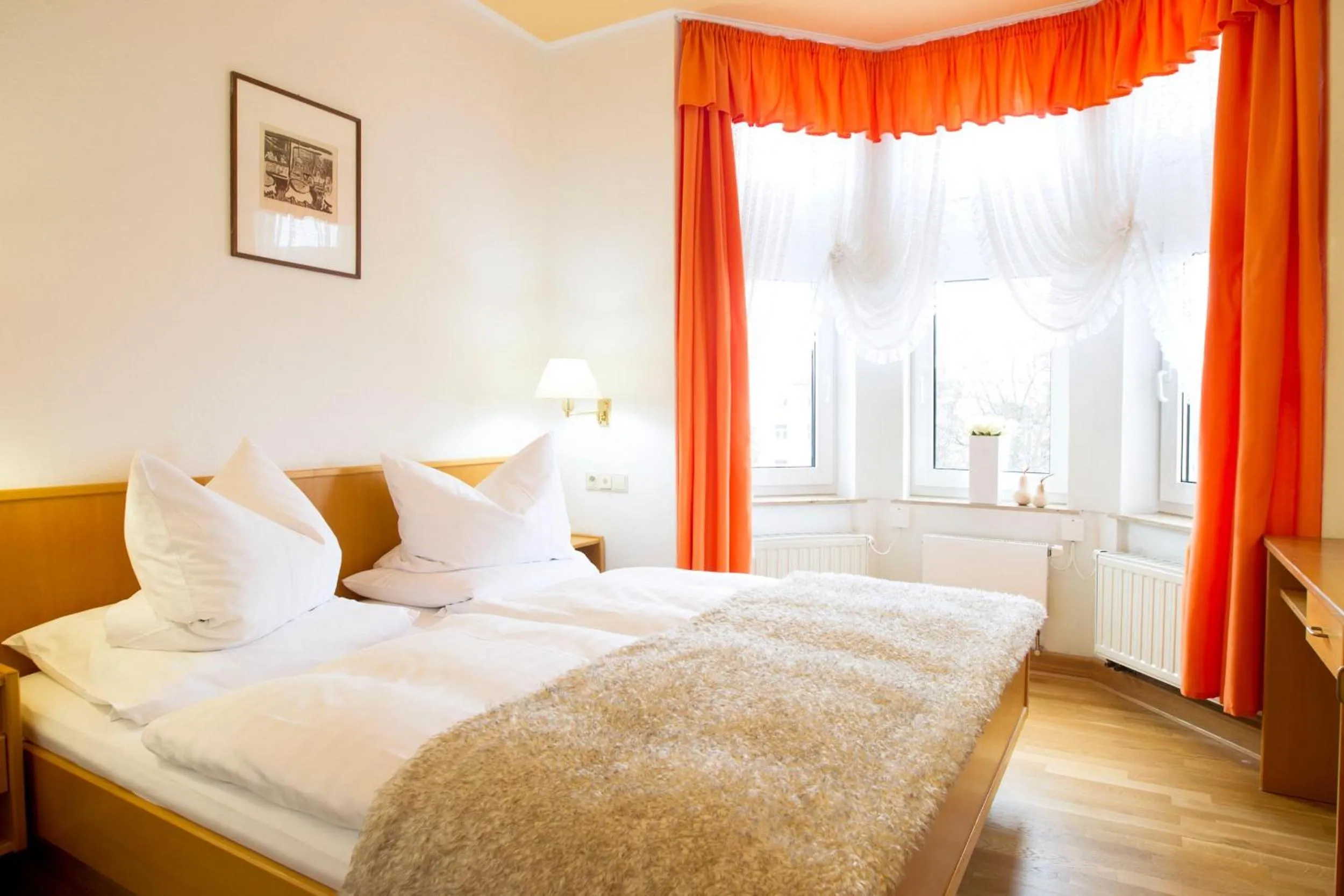 Photo of the whole room, Bed in Hotel Heinz