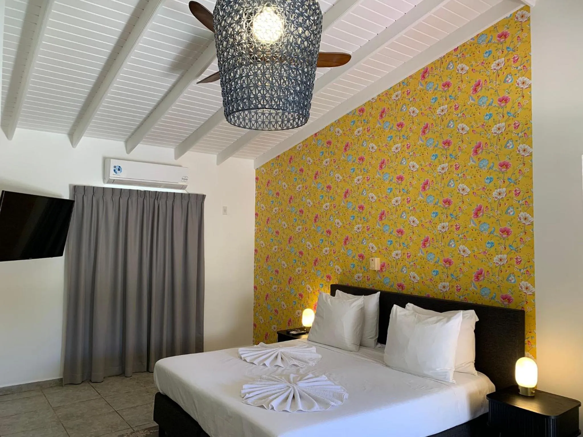 Bed in The Lizard Boutique Hotel