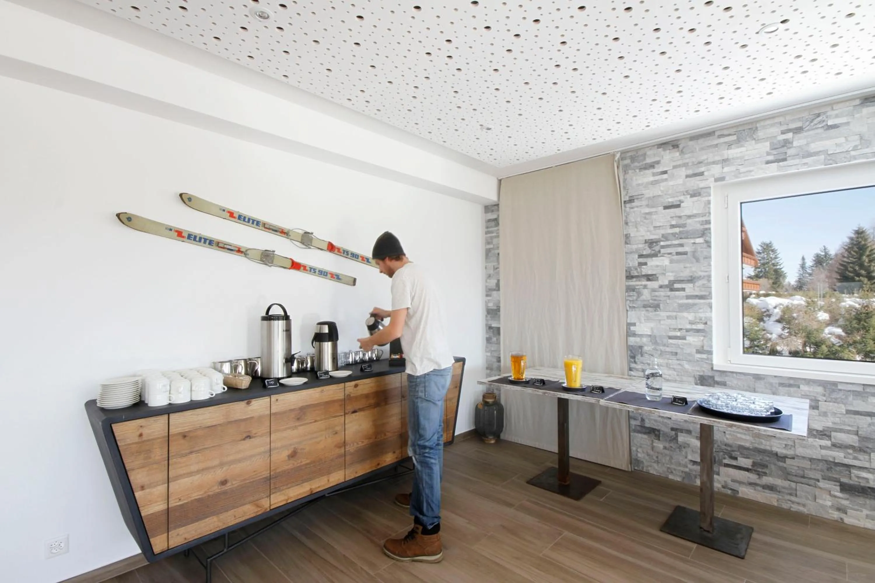 Buffet breakfast in Hotel Elite