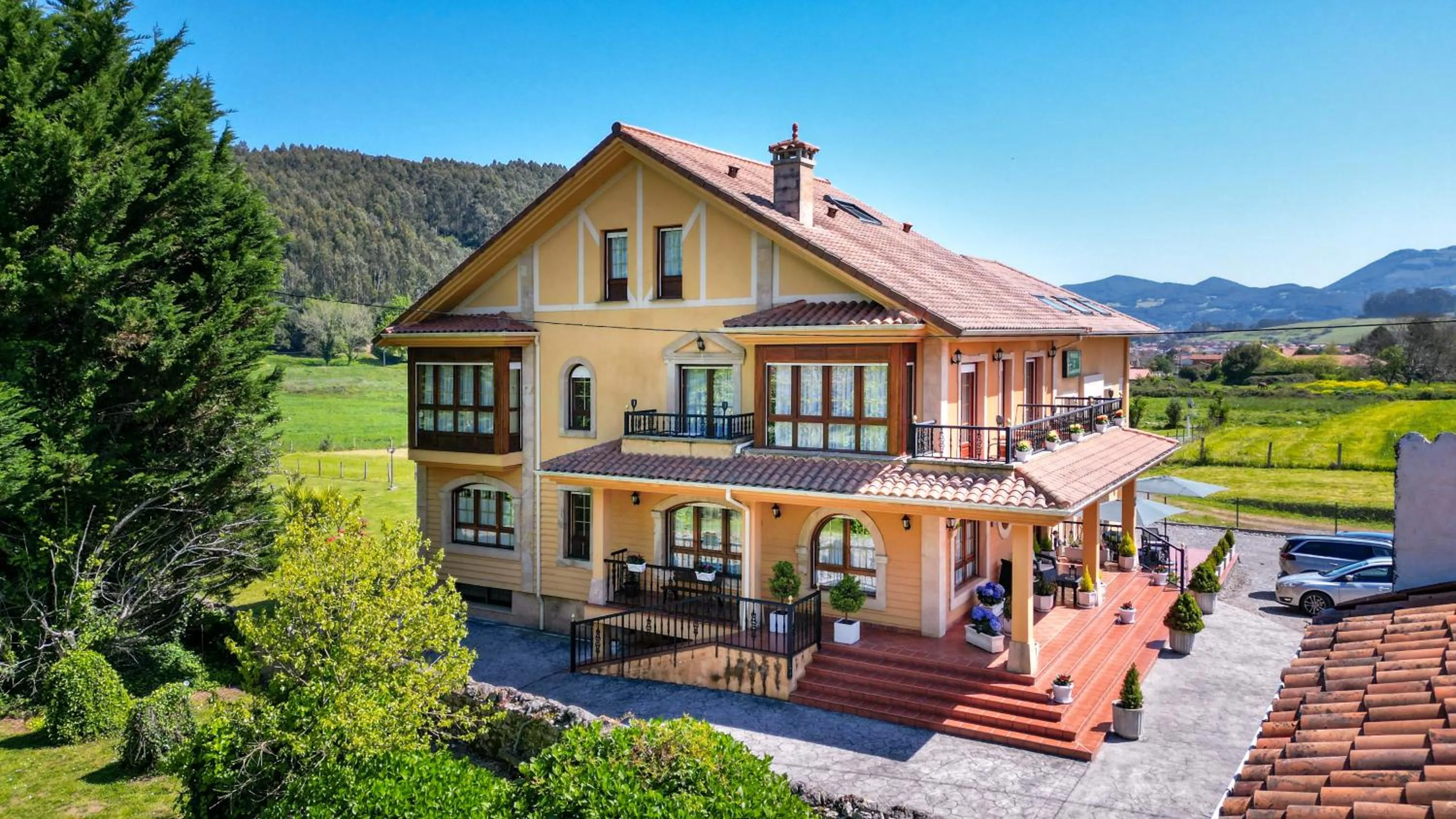 Property building in Posada El Trasmerano