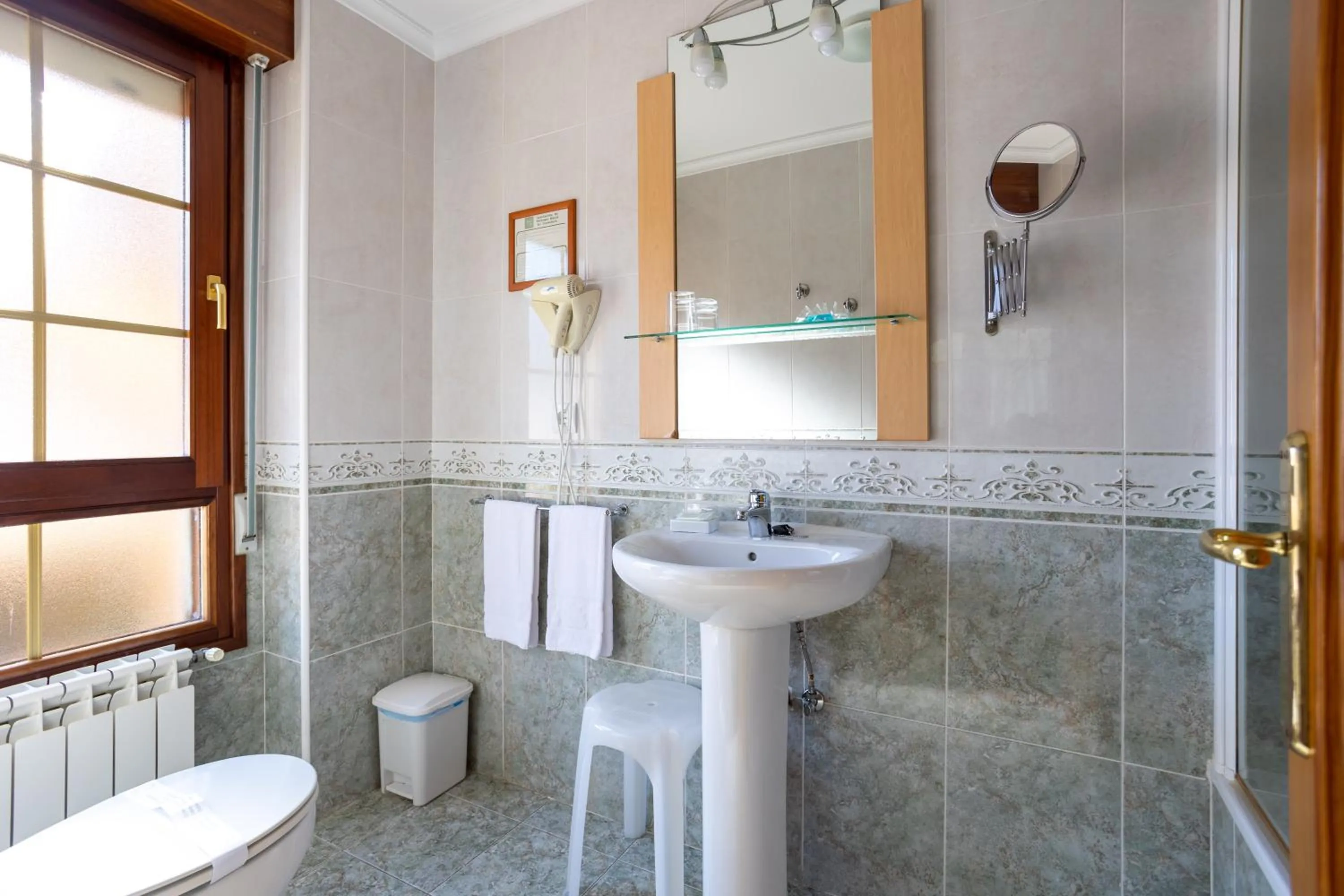 Toilet in Posada El Trasmerano