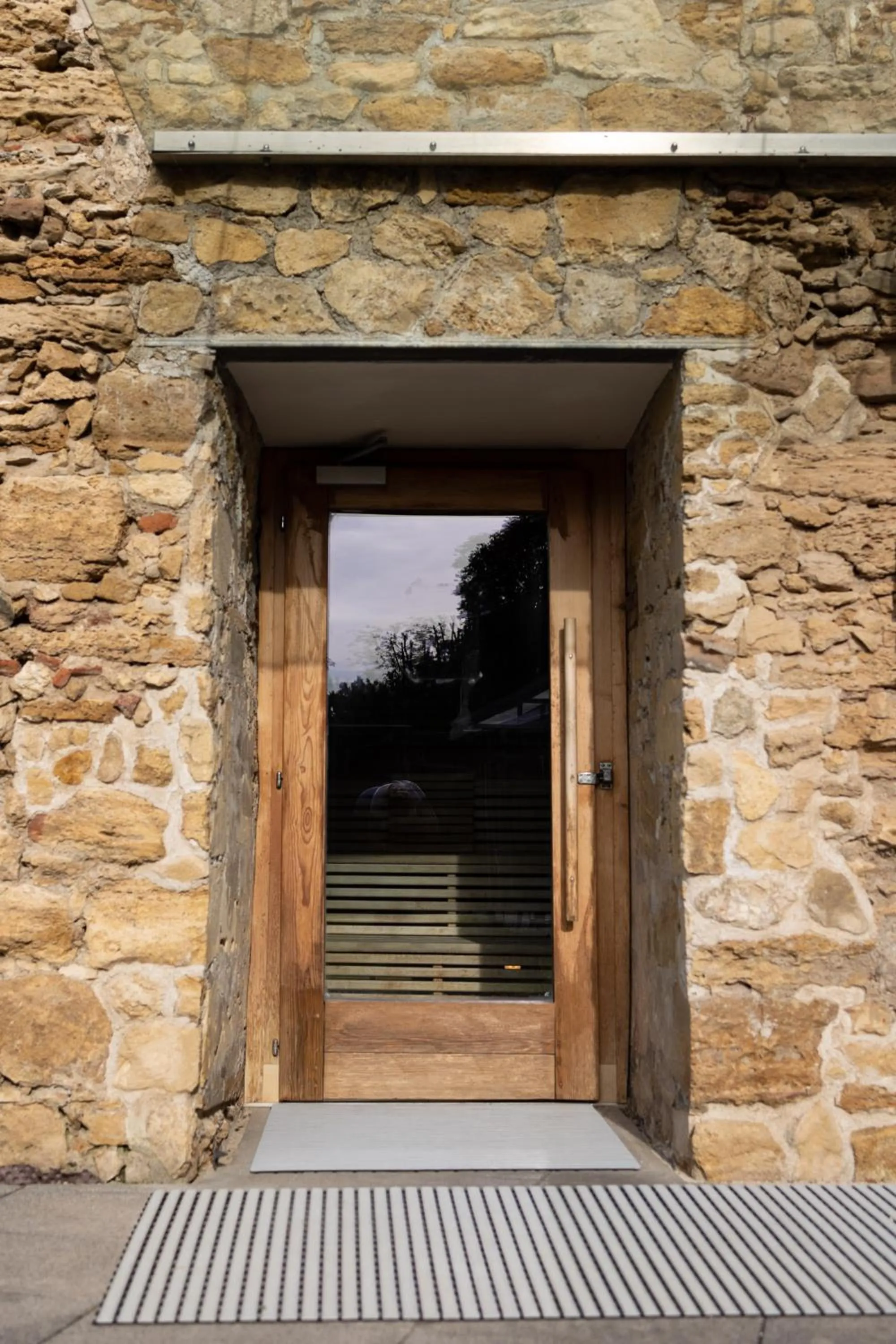 Swimming pool in Kaiser von Österreich, Historik- und Thermalhotel