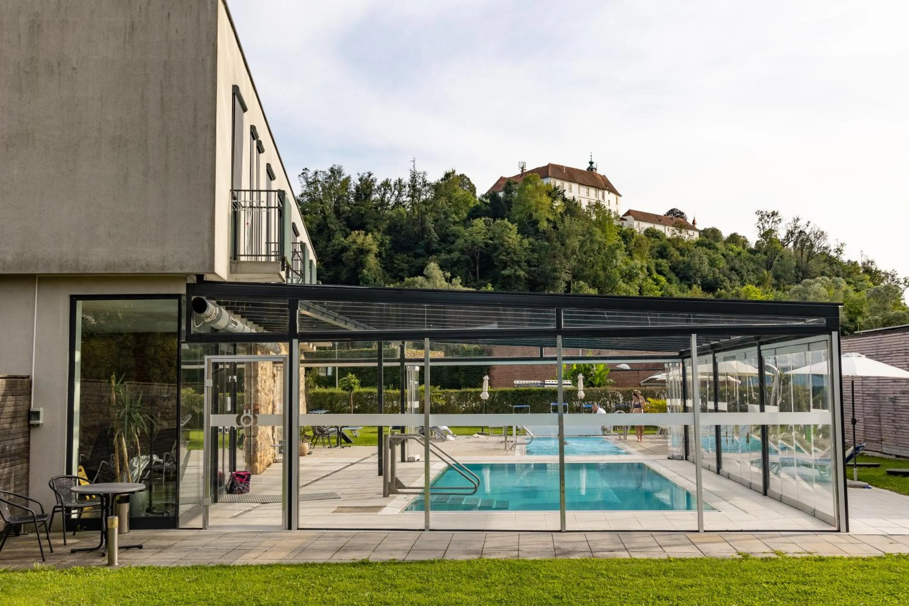 Swimming pool in Kaiser von Österreich, Historik- und Thermalhotel