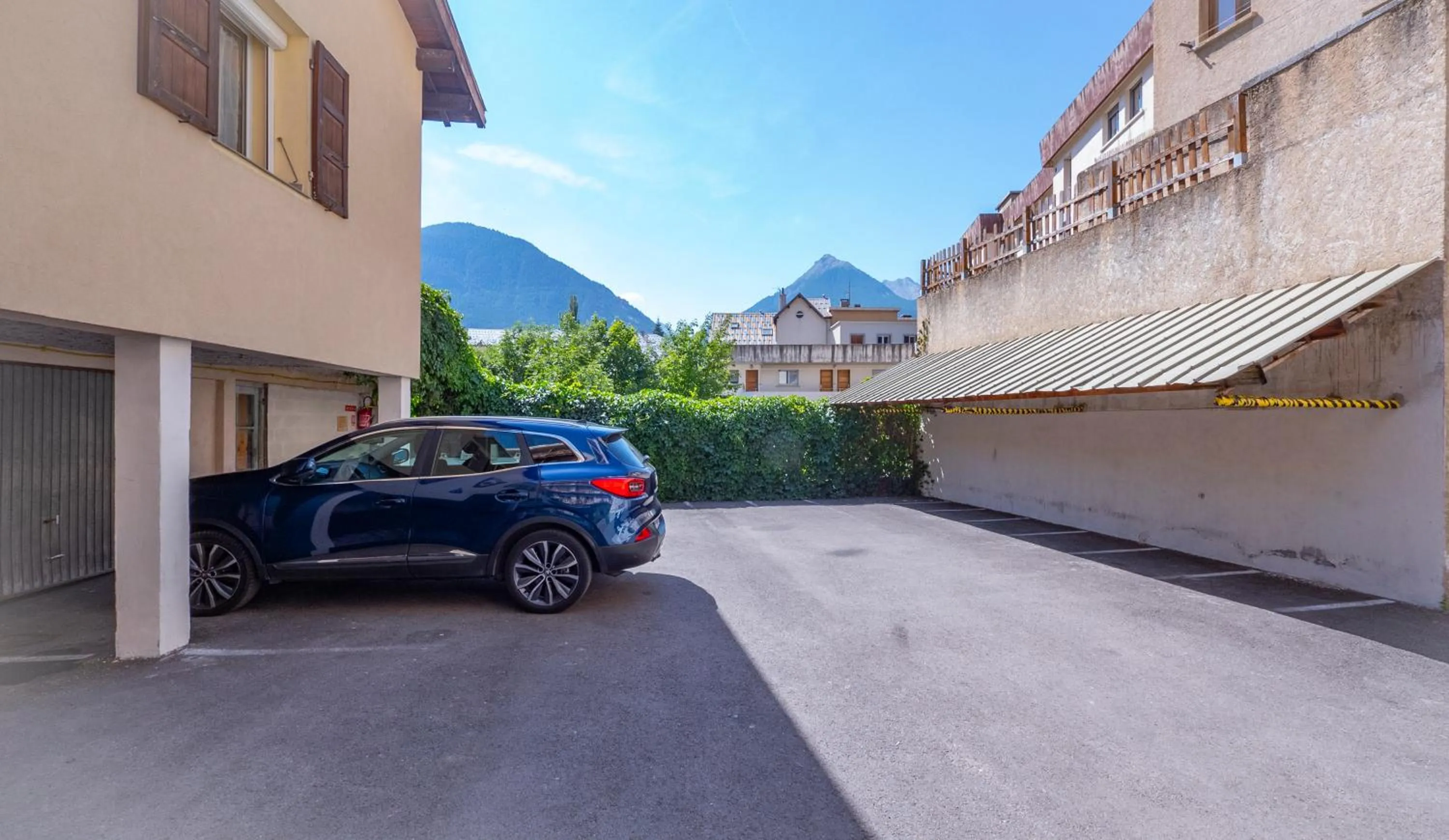 Parking in Hôtel Mont-Brison
