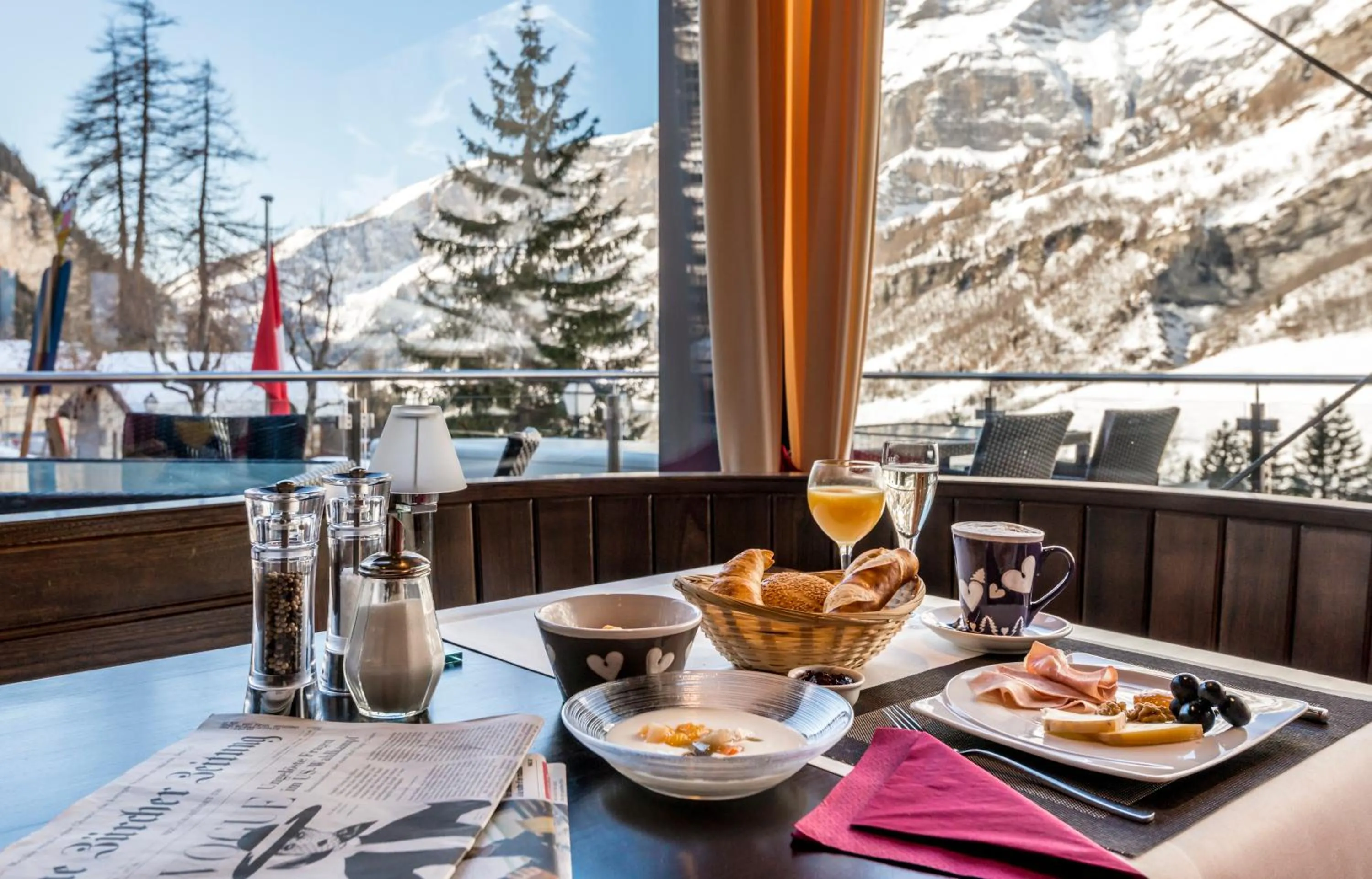 Restaurant/places to eat in Hotel Restaurant Waldhaus