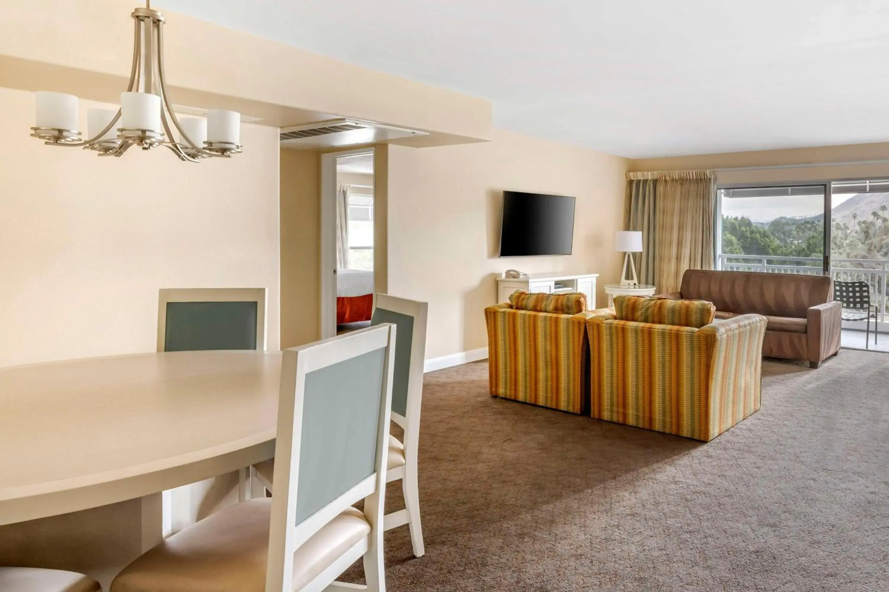 2 BEDROOM 1 KING 1 QUEEN SUITE HEARING ACCESS in Hilton Vacation Club Palm Canyon Palm Springs 2 BEDROOM 1 KING 1 QUEEN SUITE HEARING ACCESS in Hilton Vacation Club Palm Canyon Palm Springs