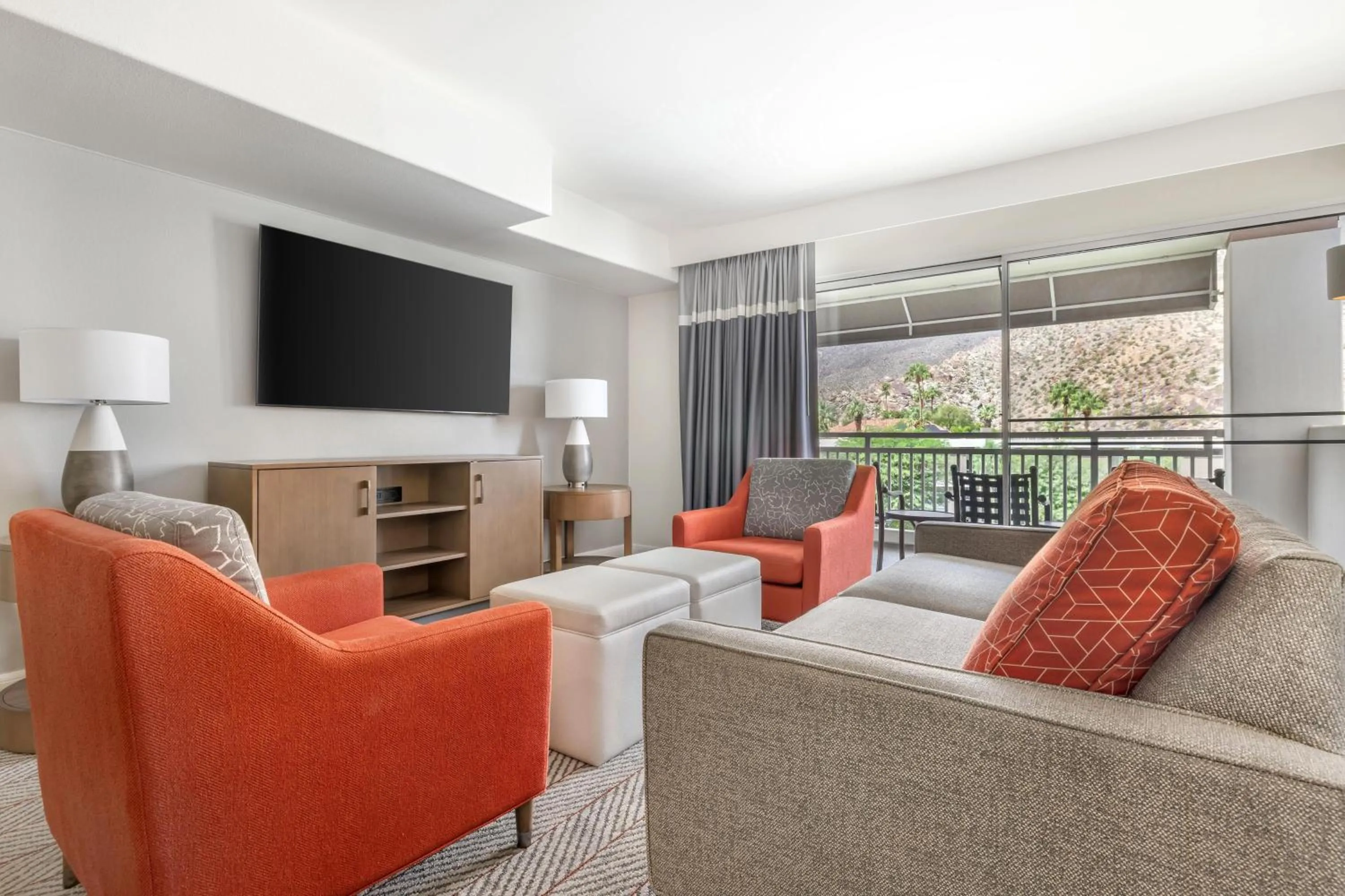 Living room in Hilton Vacation Club Palm Canyon Palm Springs