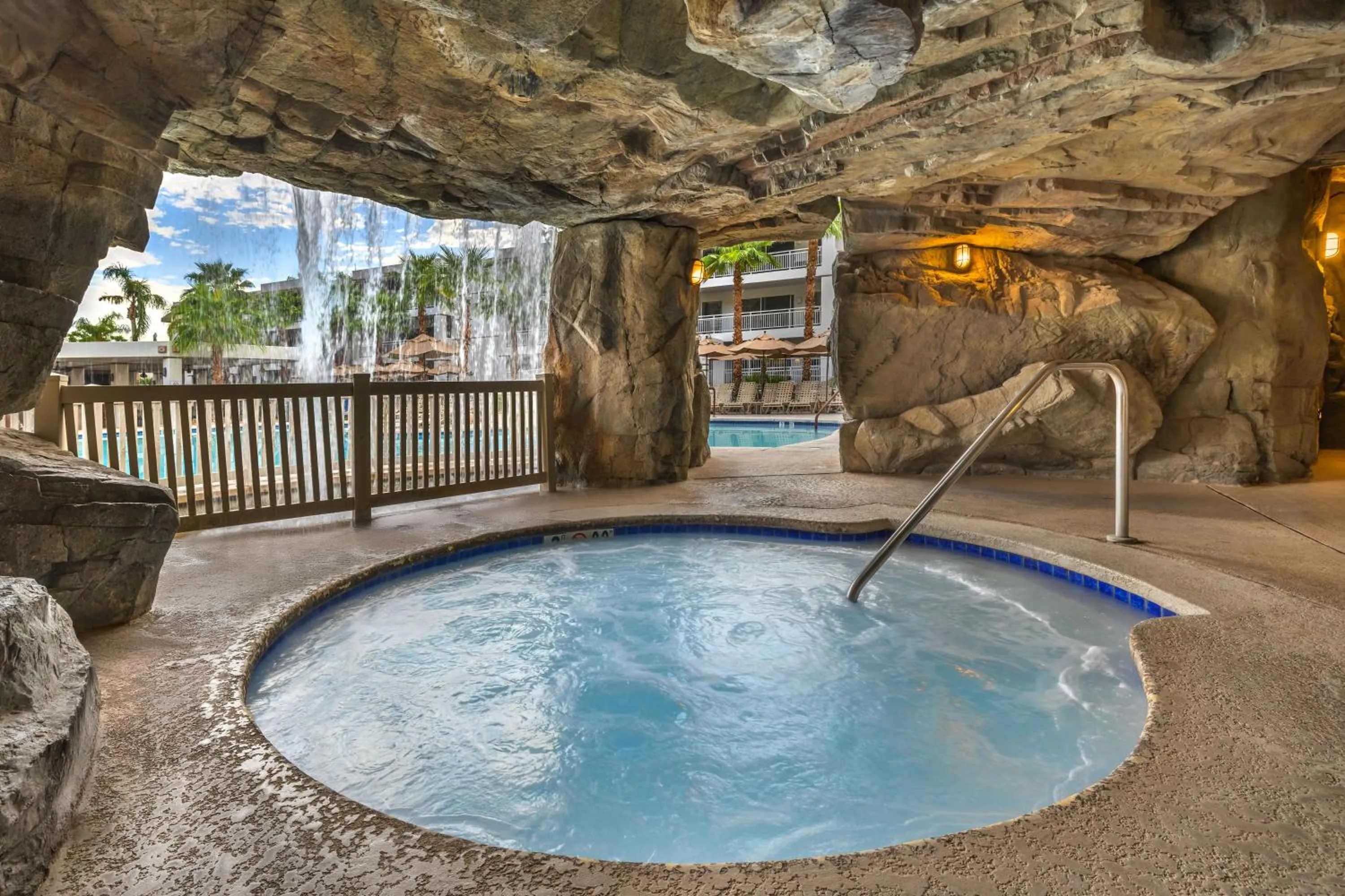 Hot Tub in Hilton Vacation Club Palm Canyon Palm Springs