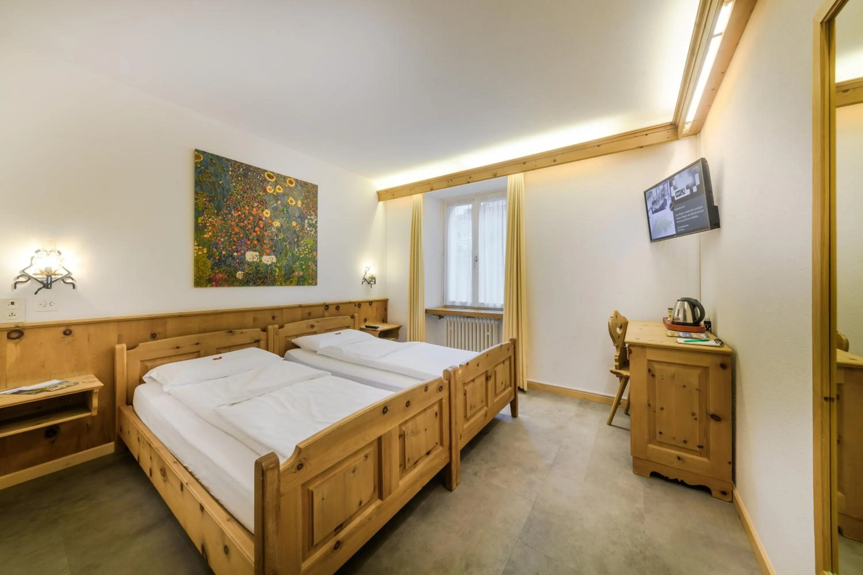 Bedroom, Bed in Poschiavo Suisse Hotel