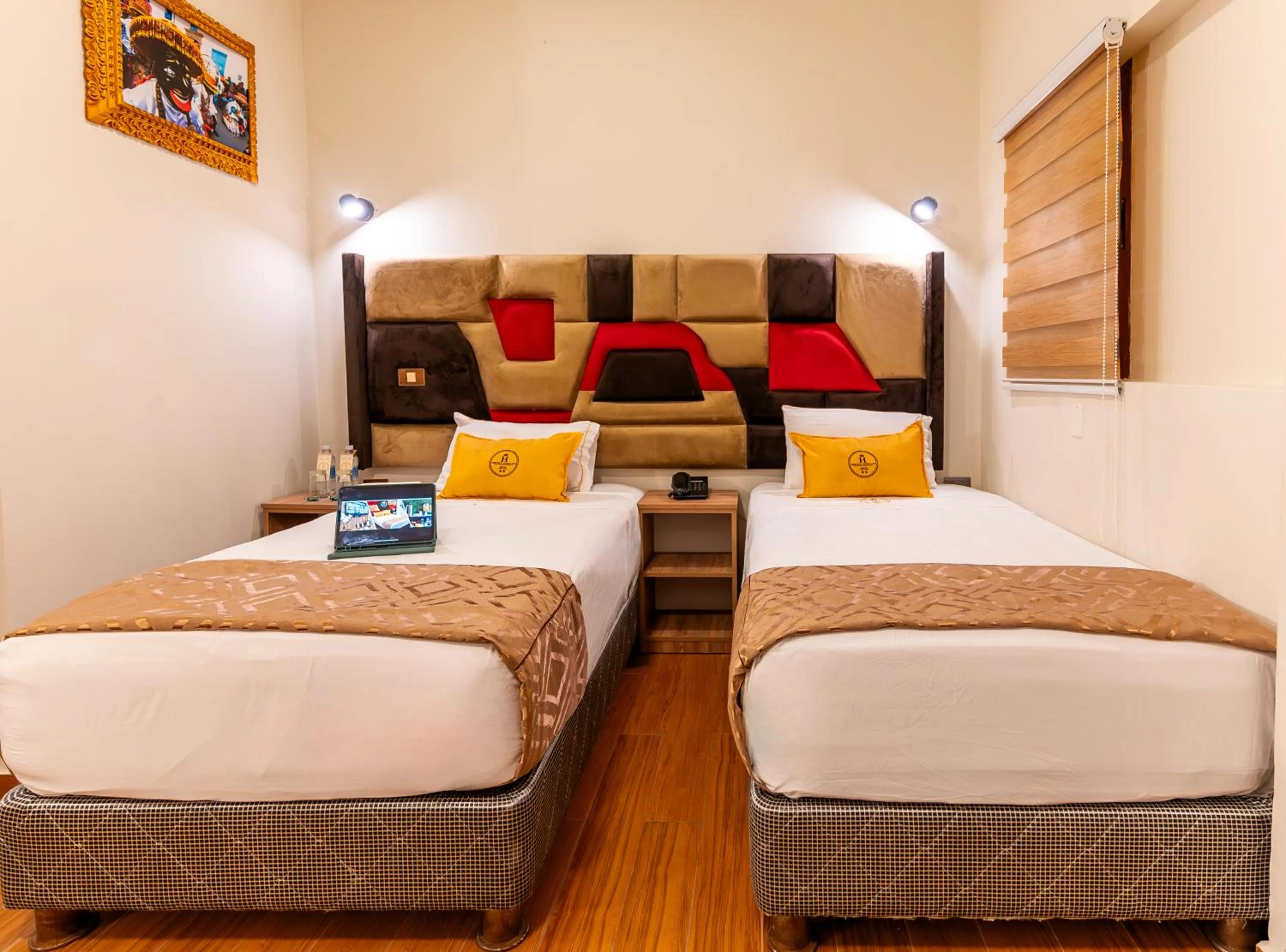 Bed in Montreal Magdalena Del Mar Hotel