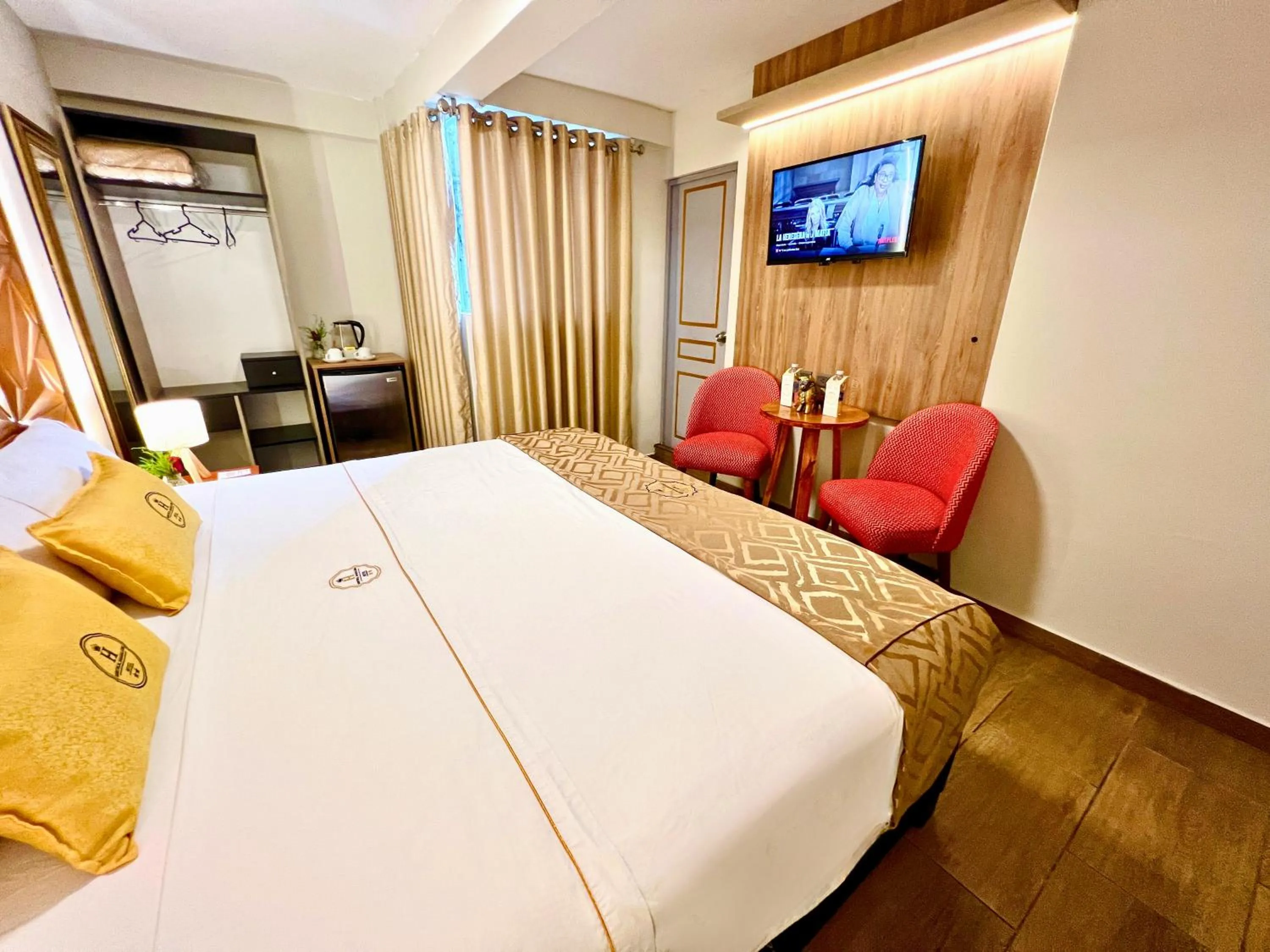 Bed in Montreal Magdalena Del Mar Hotel