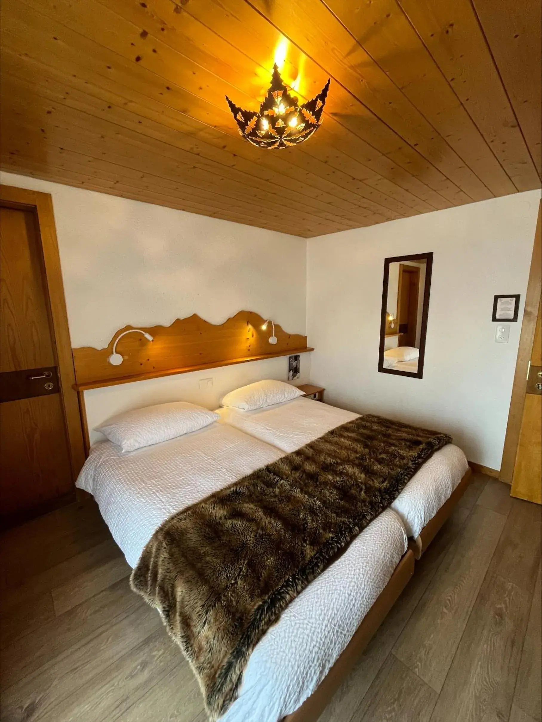 Twin Room with Village View - single occupancy in Hotel Ermitage Verbier Twin Room with Village View - single occupancy in Hotel Ermitage Verbier