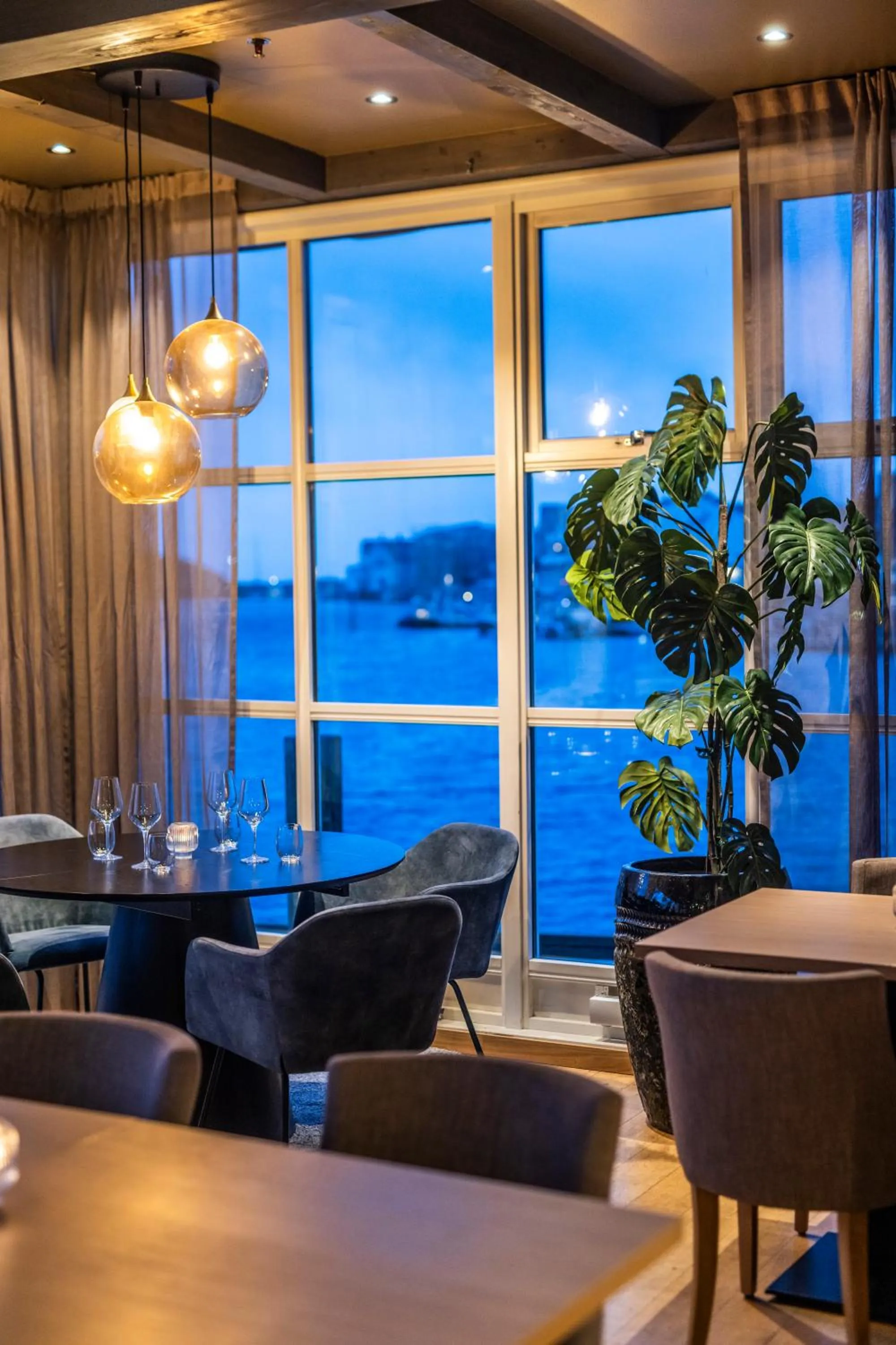 Restaurant/places to eat in Villa Bryggekanten - by Classic Norway Hotels