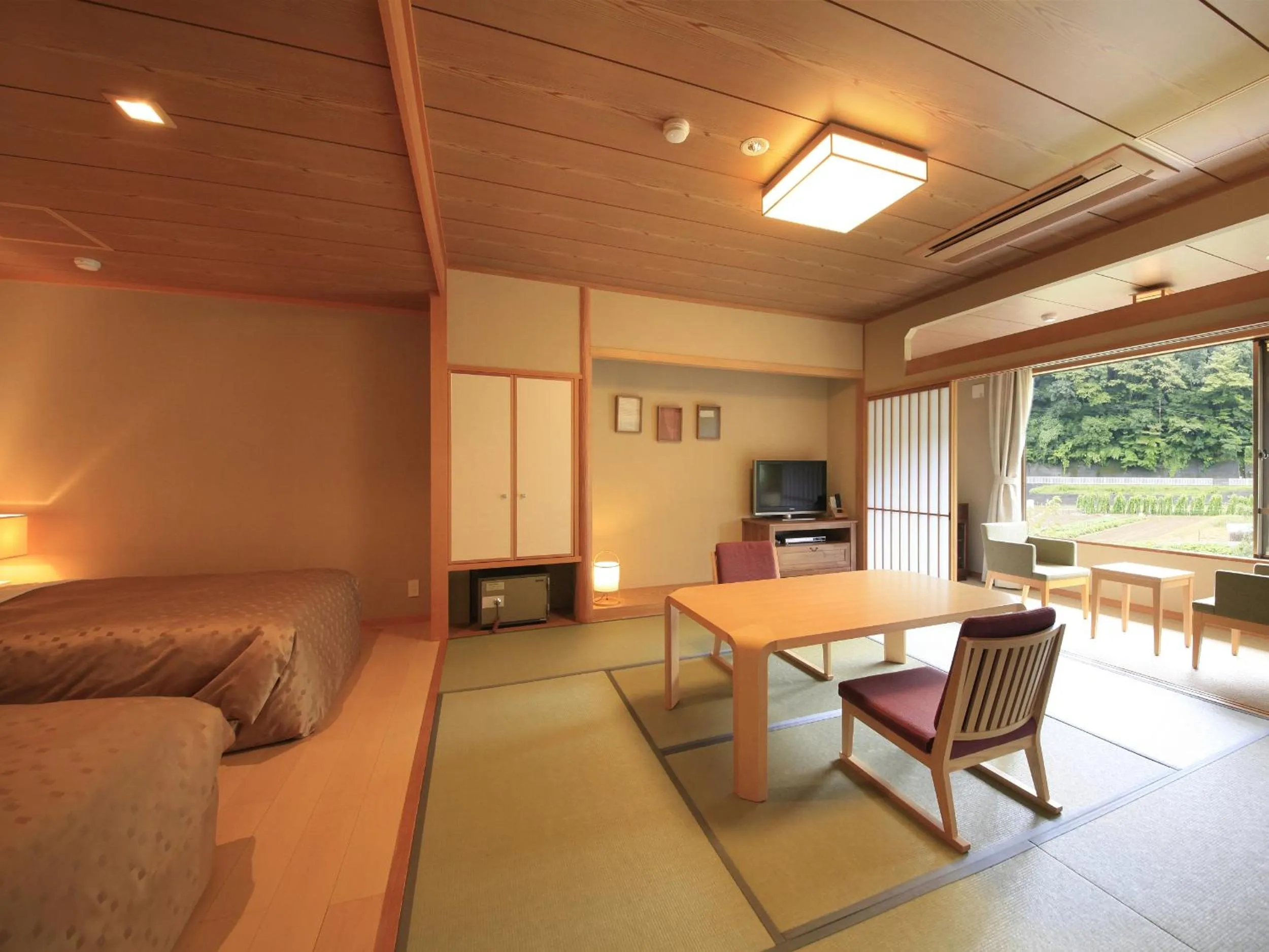 Bed in Shimoda Central Hotel