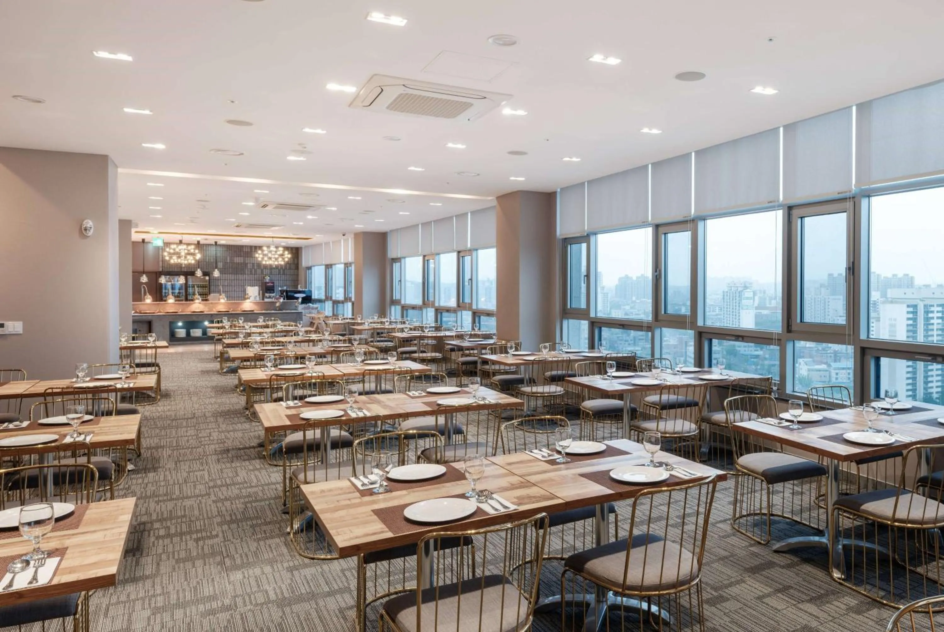 Restaurant/places to eat in Ramada Encore by Wyndham CheonAn