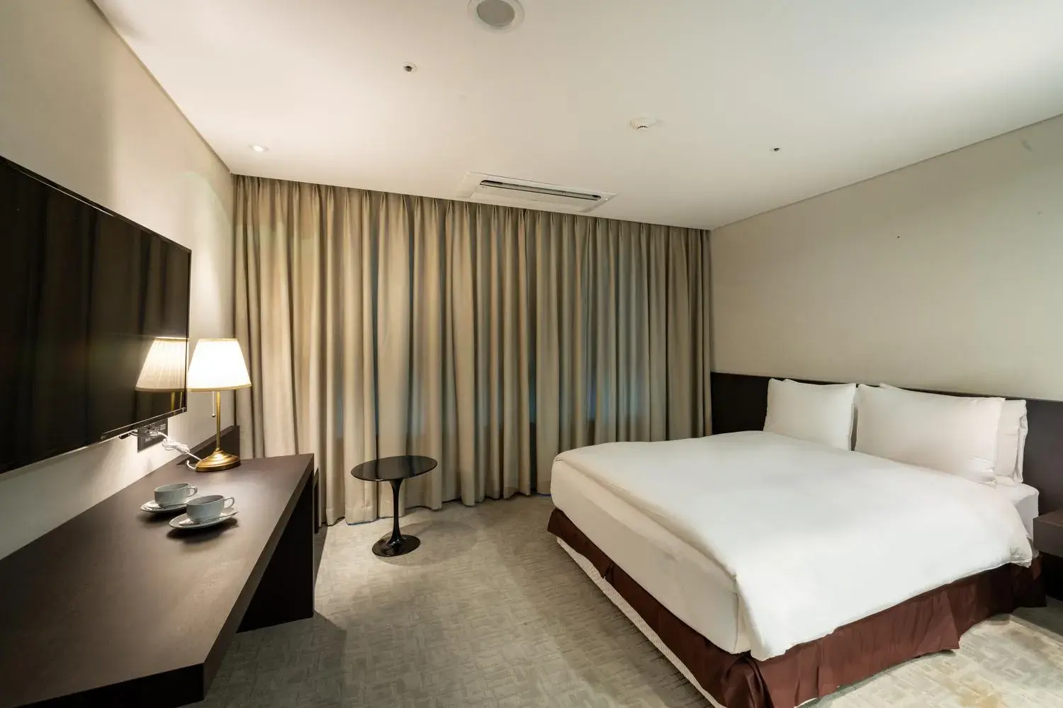 Double Room in Ramada Encore by Wyndham CheonAn Double Room in Ramada Encore by Wyndham CheonAn