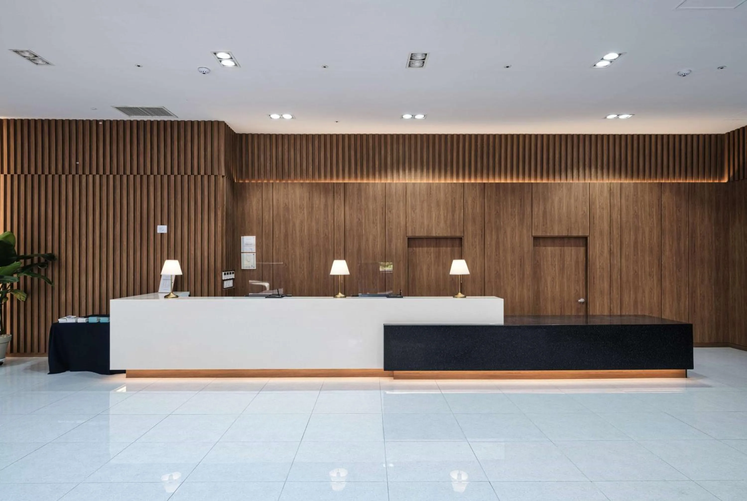Lobby or reception in Ramada Encore by Wyndham CheonAn