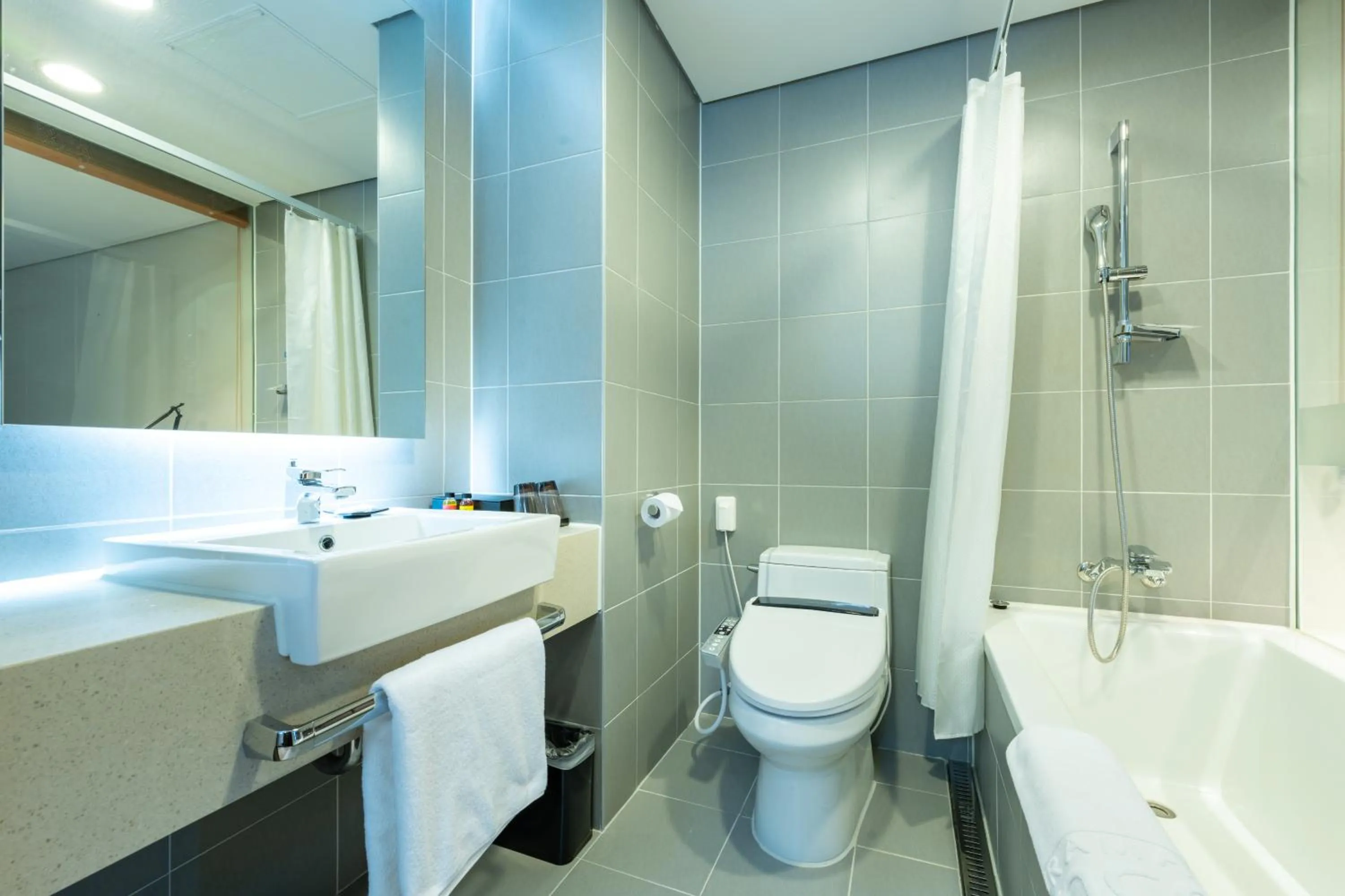 Toilet in Ramada Encore by Wyndham CheonAn