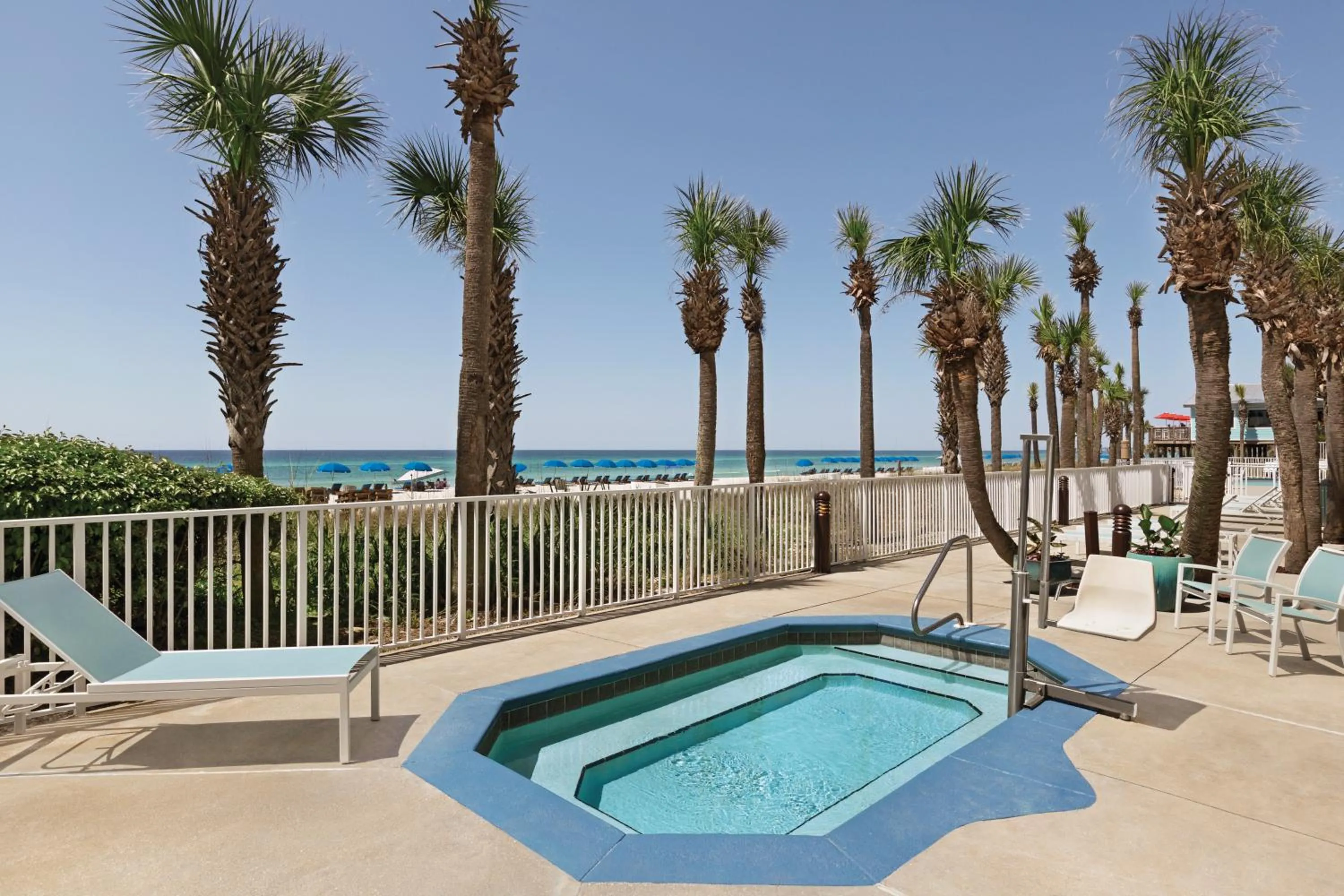 Hot Tub in Radisson Beachfront Hotel - Panama City Beach