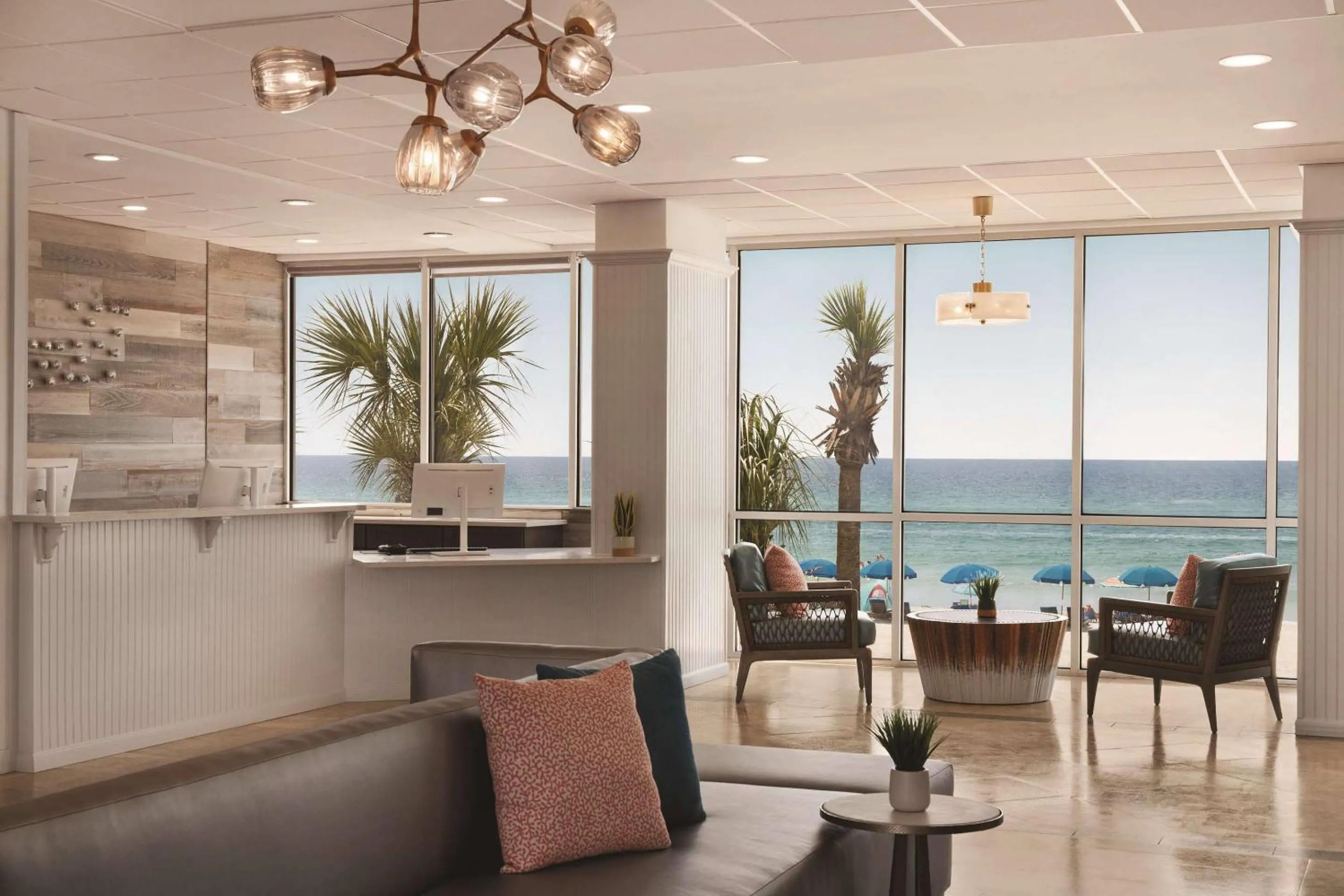 Lobby or reception in Radisson Beachfront Hotel - Panama City Beach