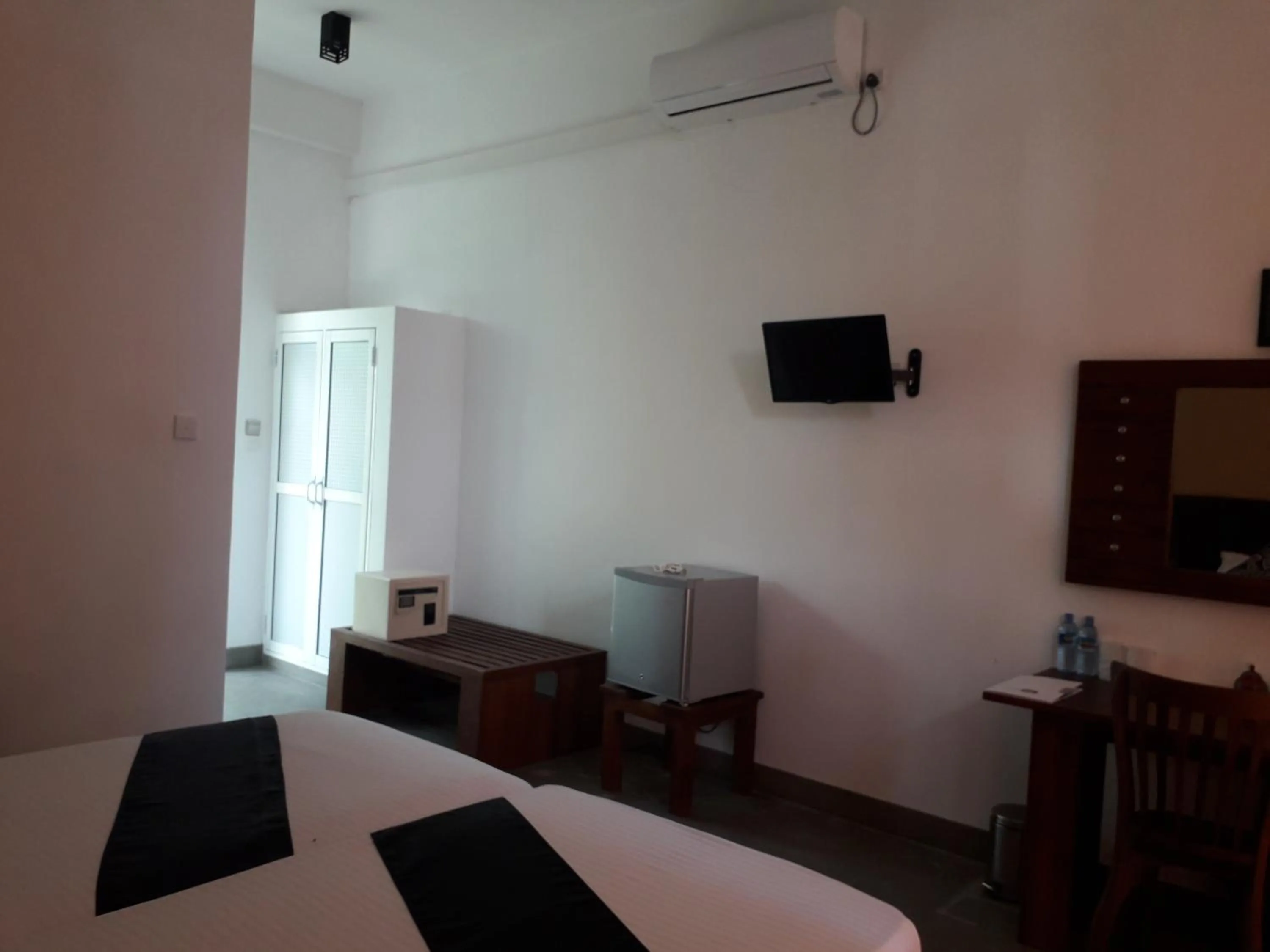 TV and multimedia, Bed in Nil Diya Beach Resort