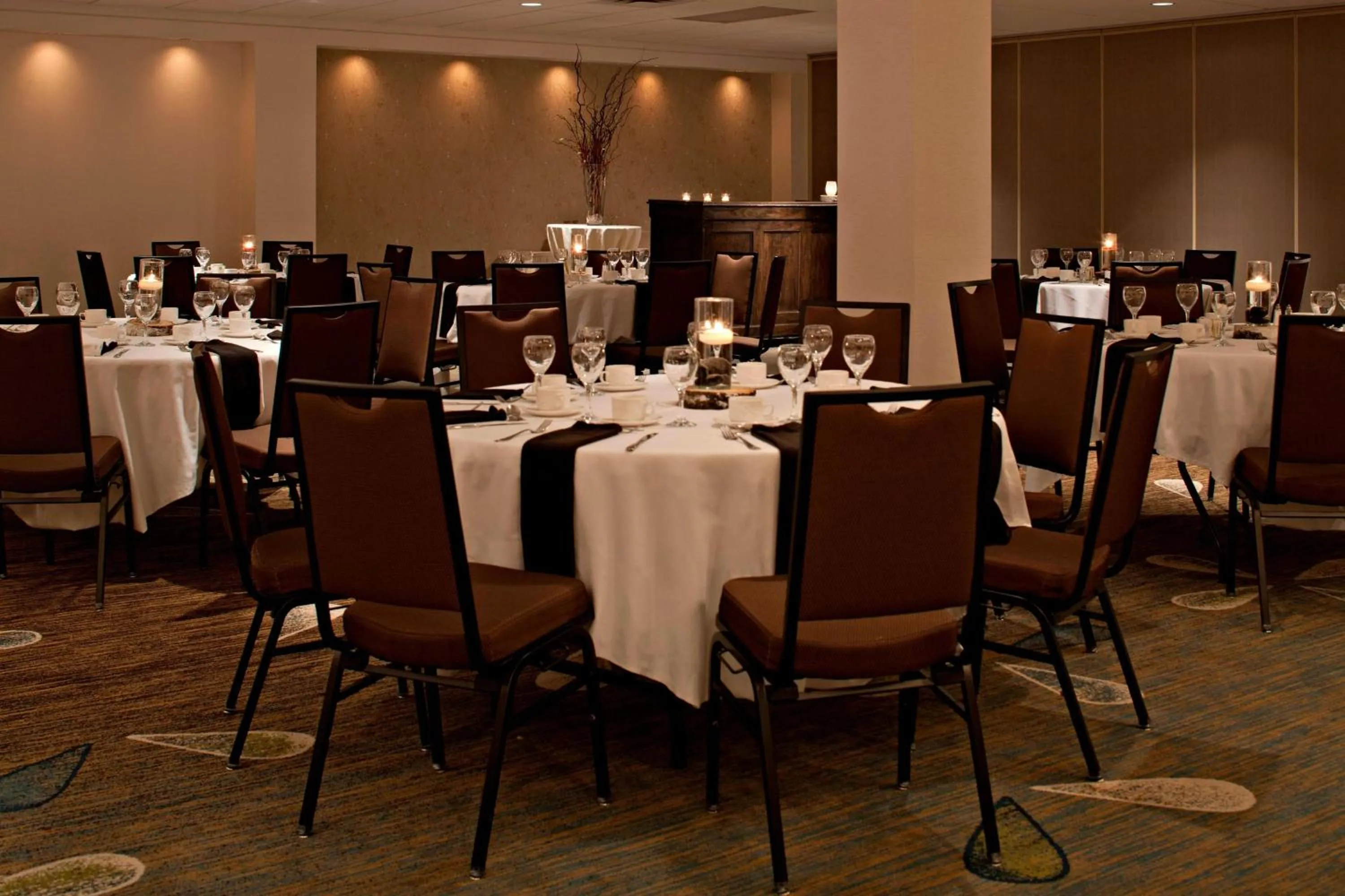 Meeting/conference room in Delta Hotels by Marriott Winnipeg