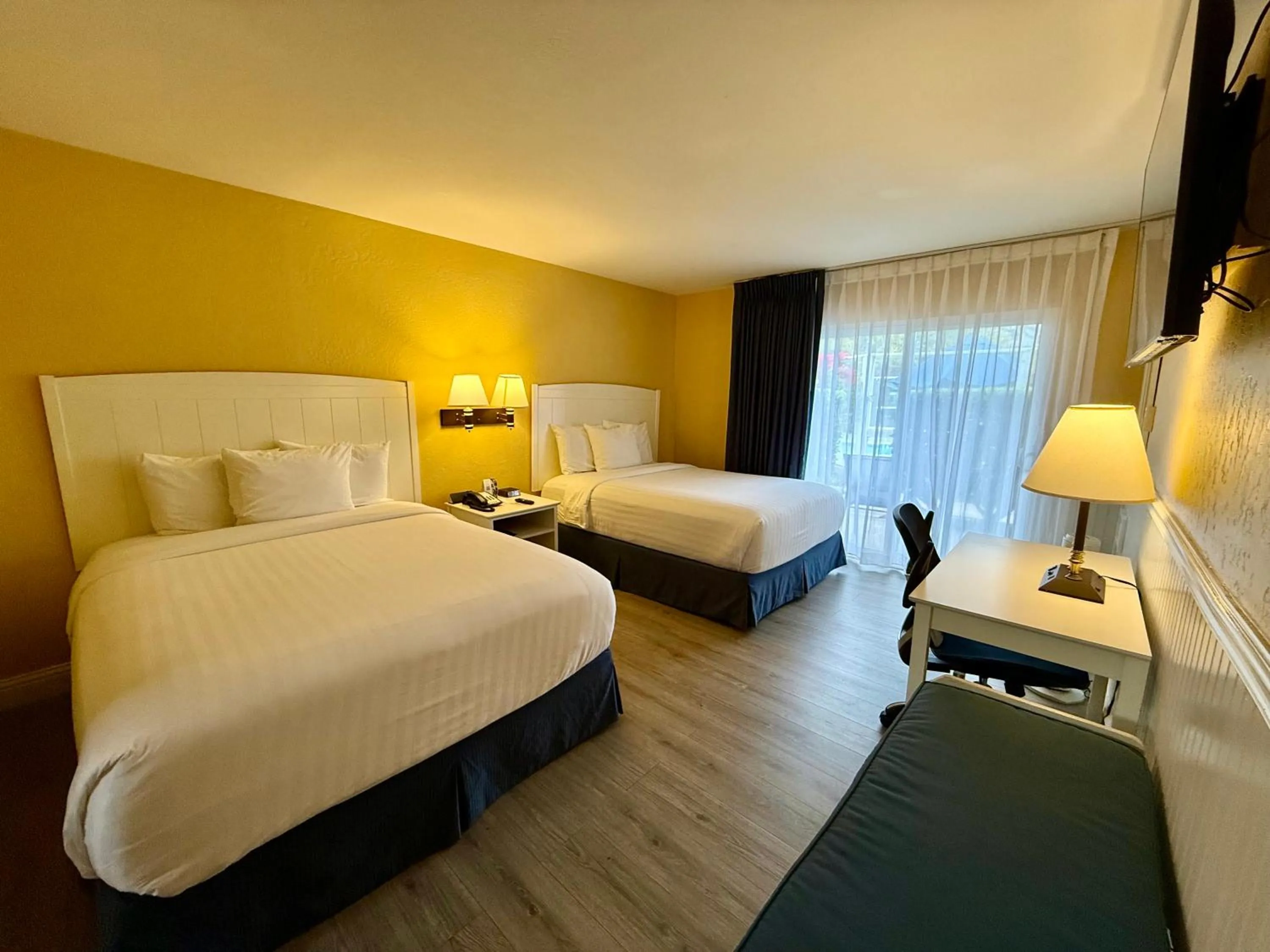 Bed in Monterey Bay Lodge