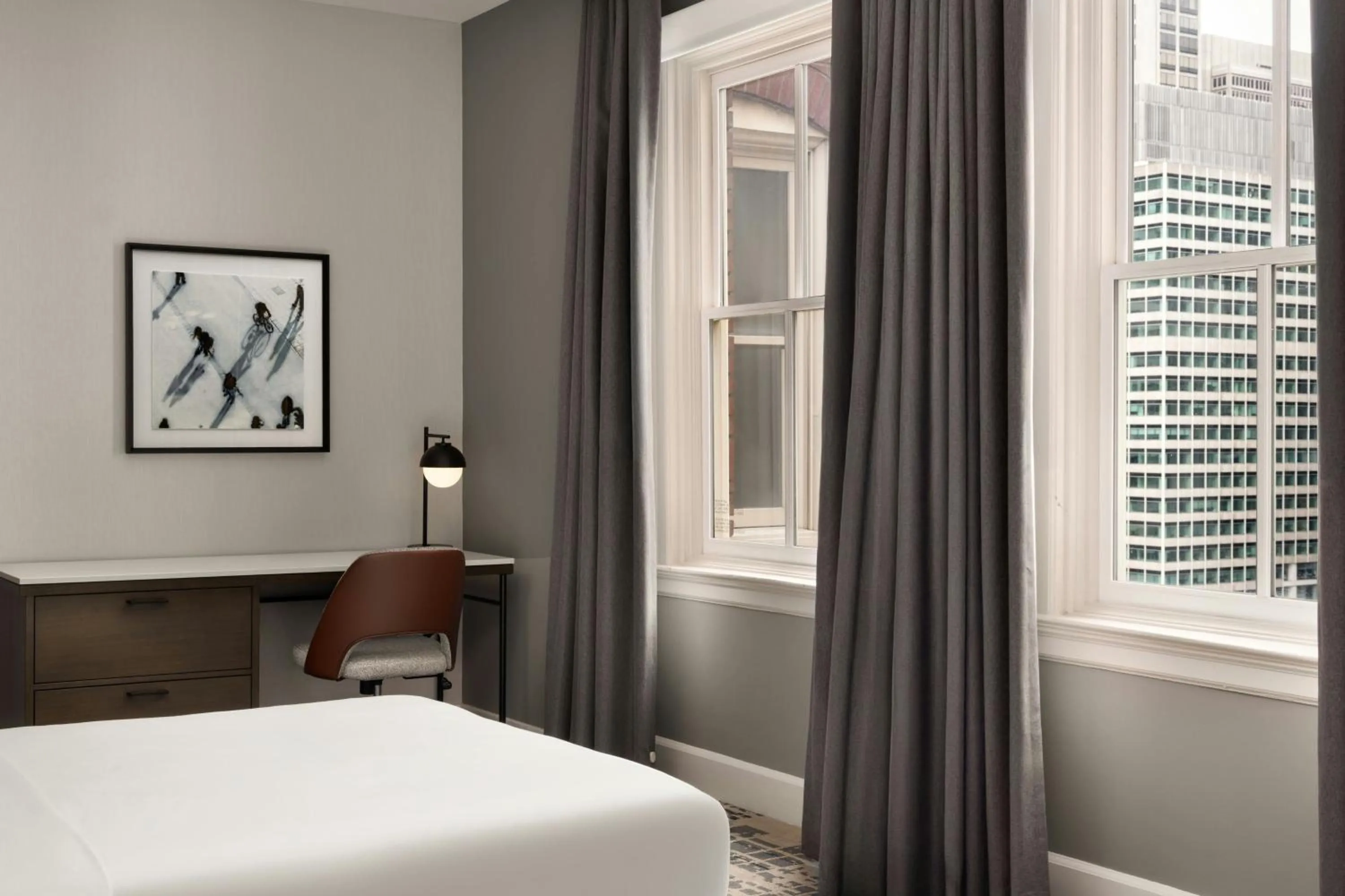 Photo of the whole room, Bed in Courtyard by Marriott Philadelphia Downtown