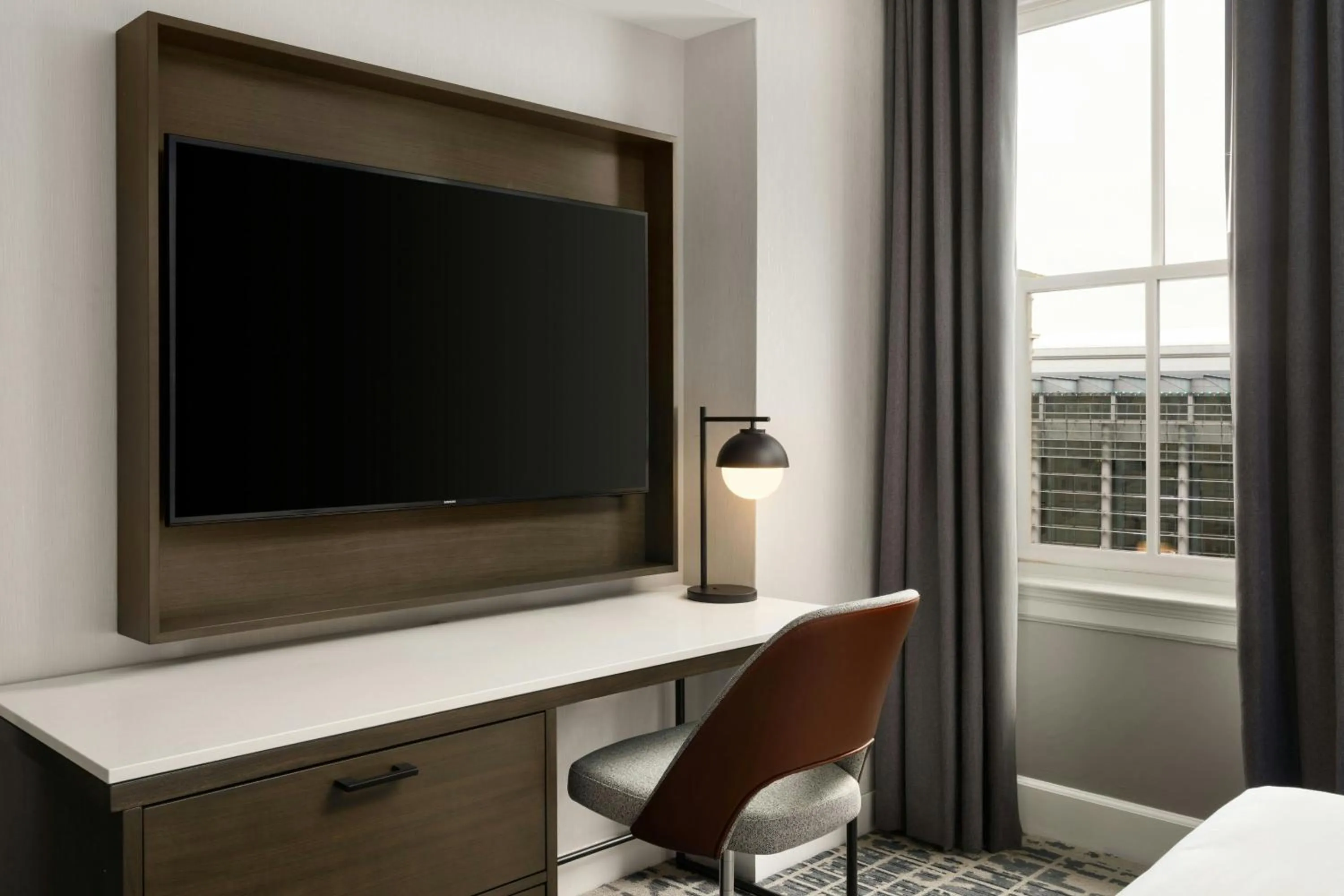 Photo of the whole room in Courtyard by Marriott Philadelphia Downtown