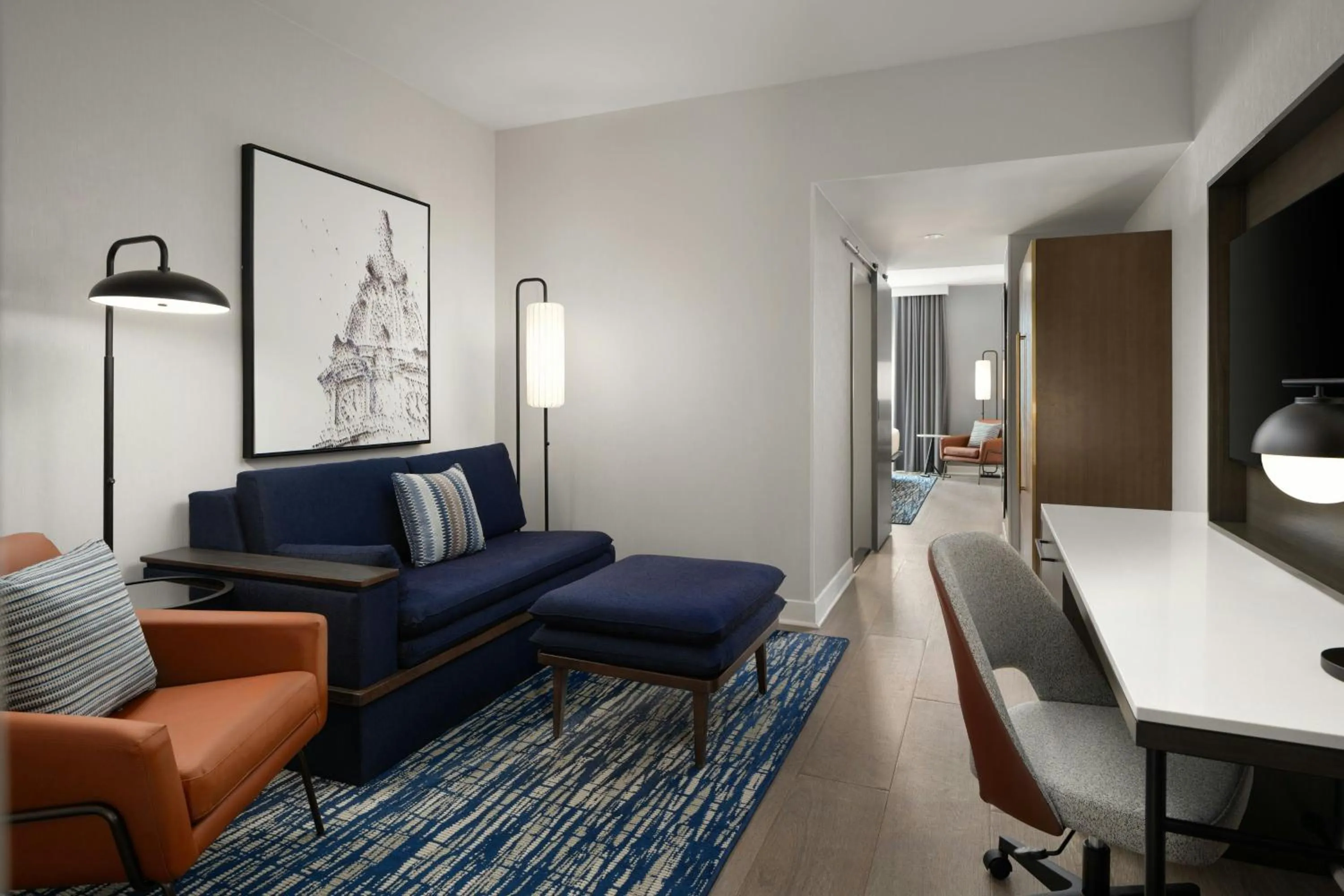 Living room in Courtyard by Marriott Philadelphia Downtown