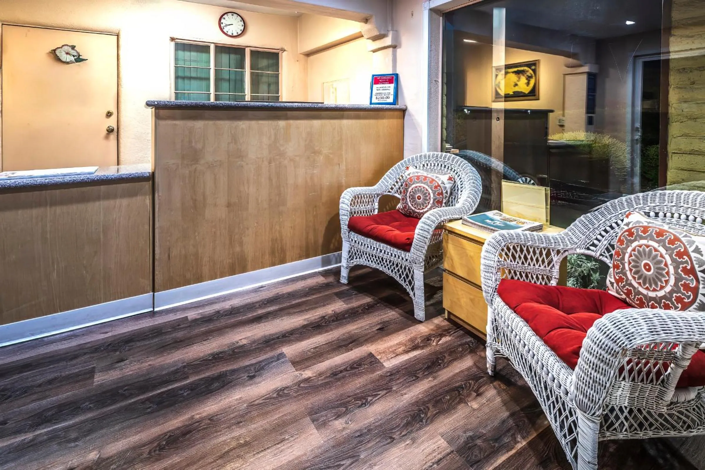 Lobby or reception in Hitching Post Studios Inn