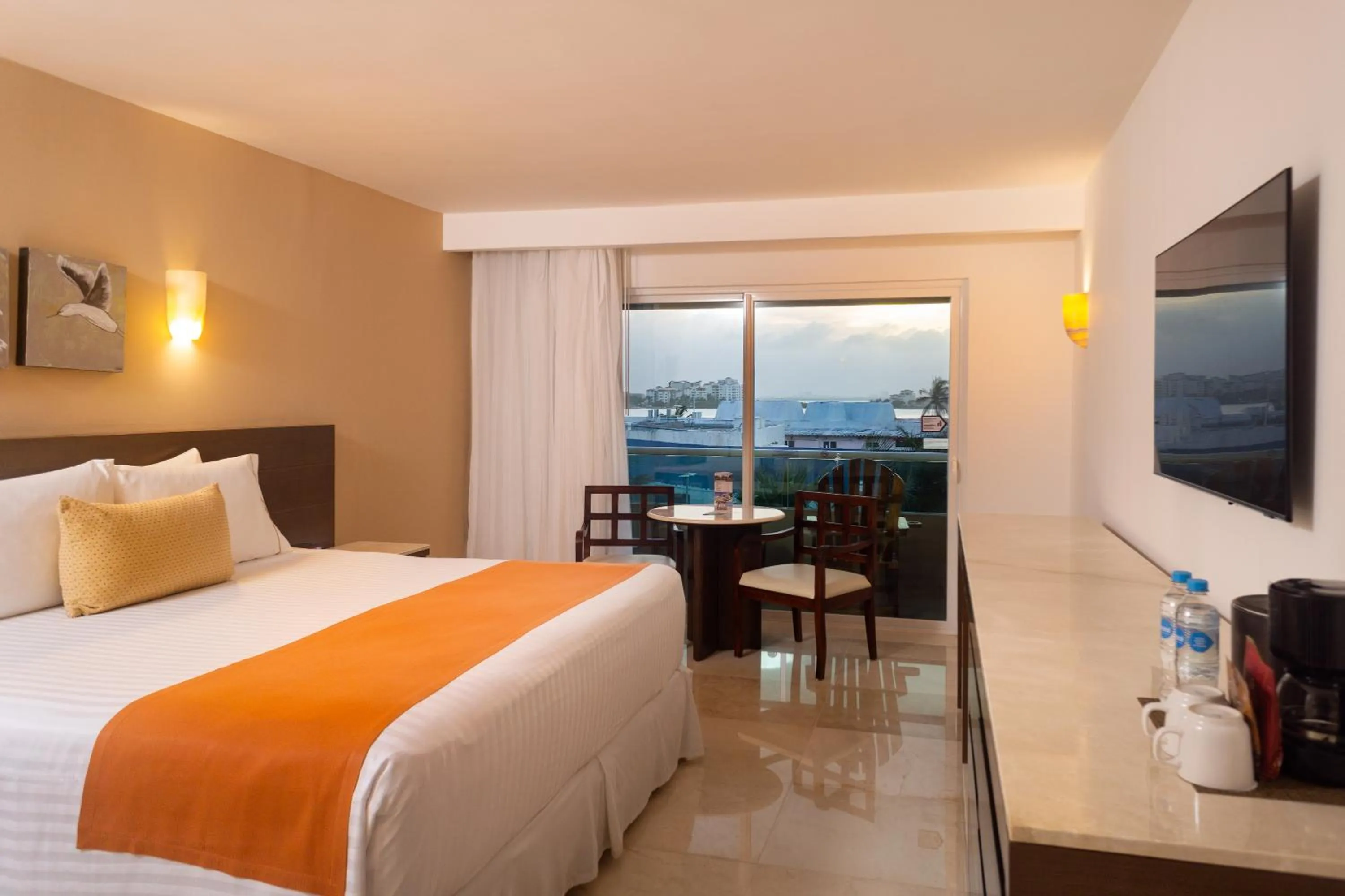 Photo of the whole room, Bed in Flamingo Cancun All Inclusive