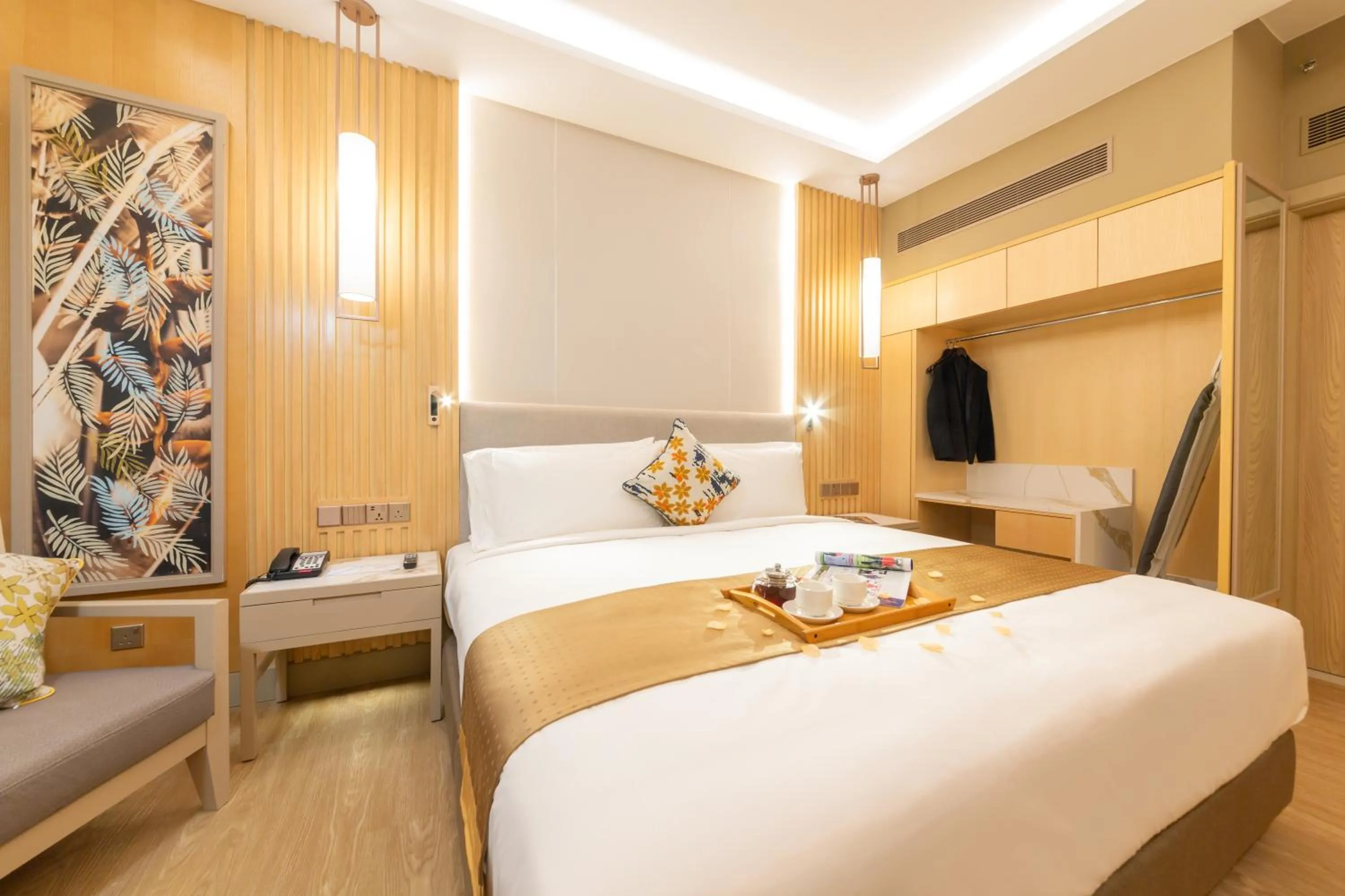 Bed in Glenmarie Hotel and Golf Resort