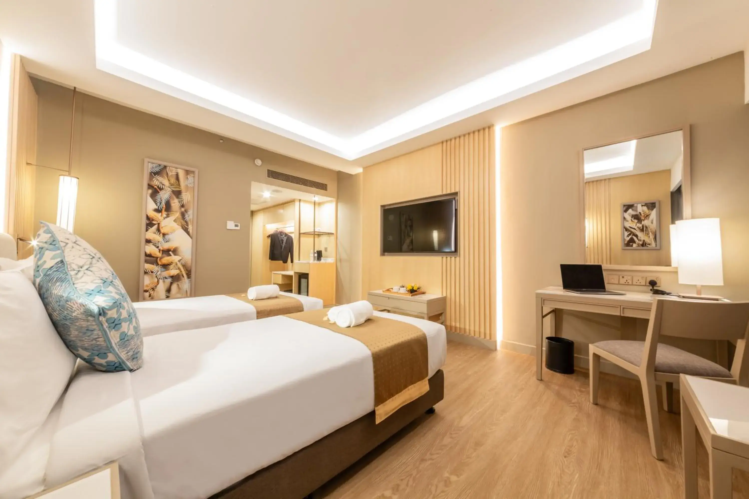 Deluxe Twin Room in Glenmarie Hotel and Golf Resort Deluxe Twin Room in Glenmarie Hotel and Golf Resort