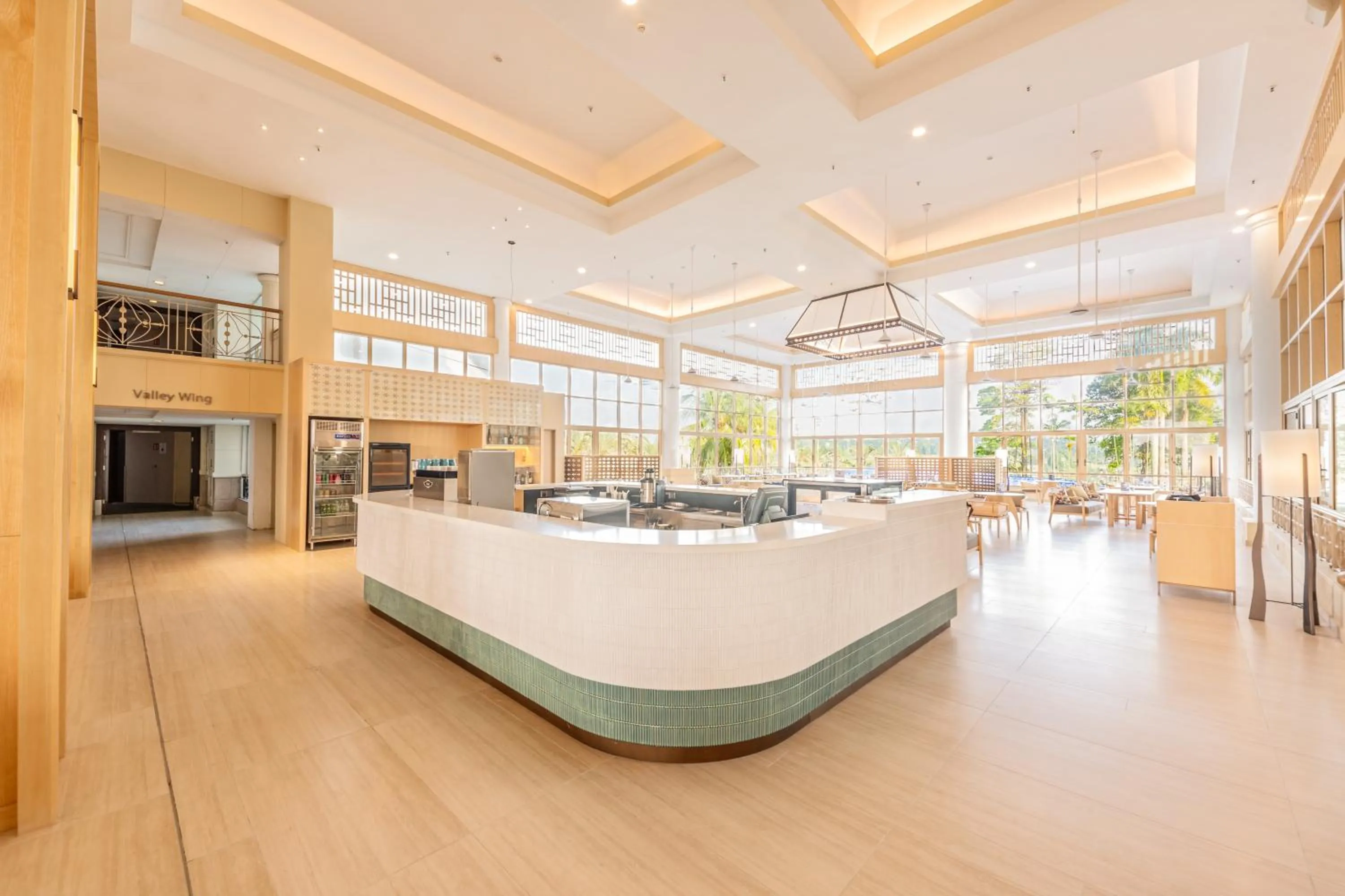 Lounge or bar in Glenmarie Hotel and Golf Resort