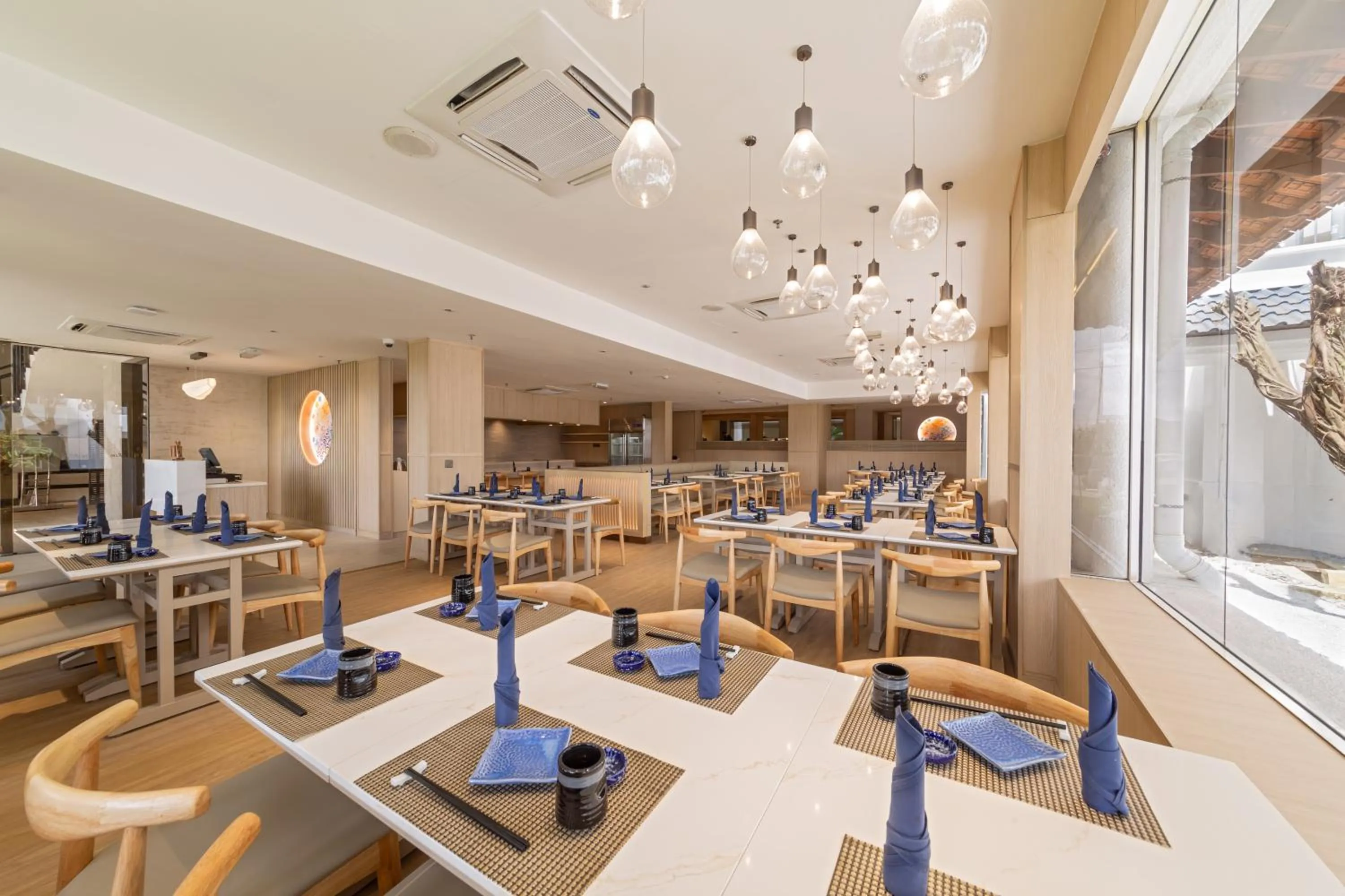 Restaurant/places to eat in Glenmarie Hotel and Golf Resort